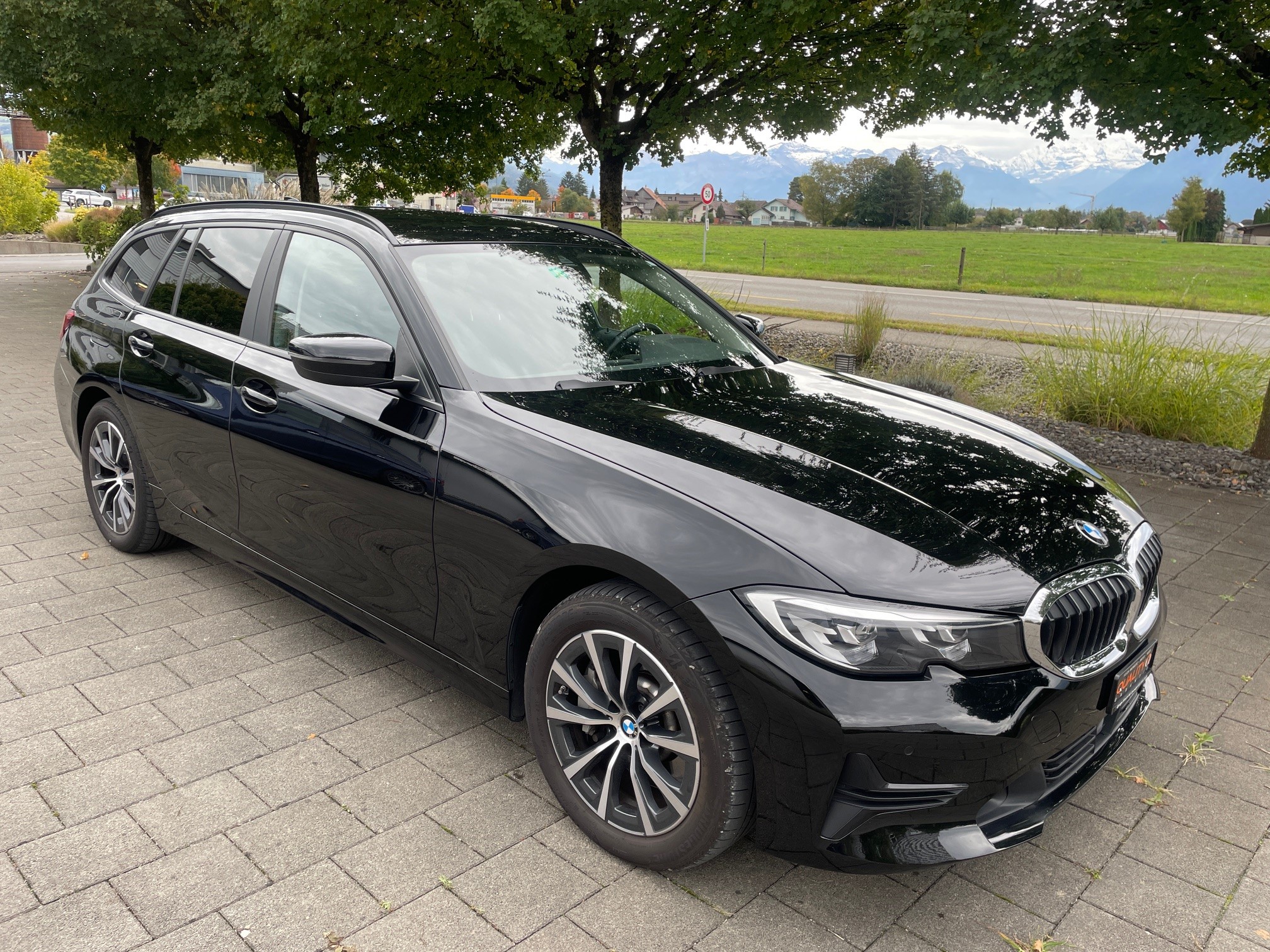 BMW 330e x DriveTouring Steptronic