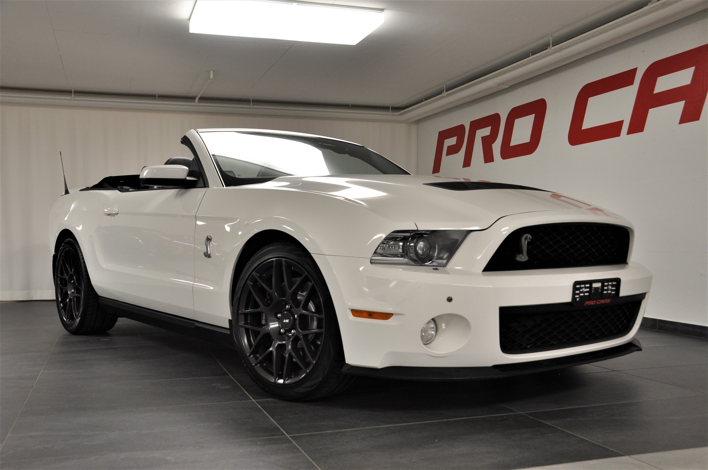 FORD MUSTANG Shelby GT500 Convertible