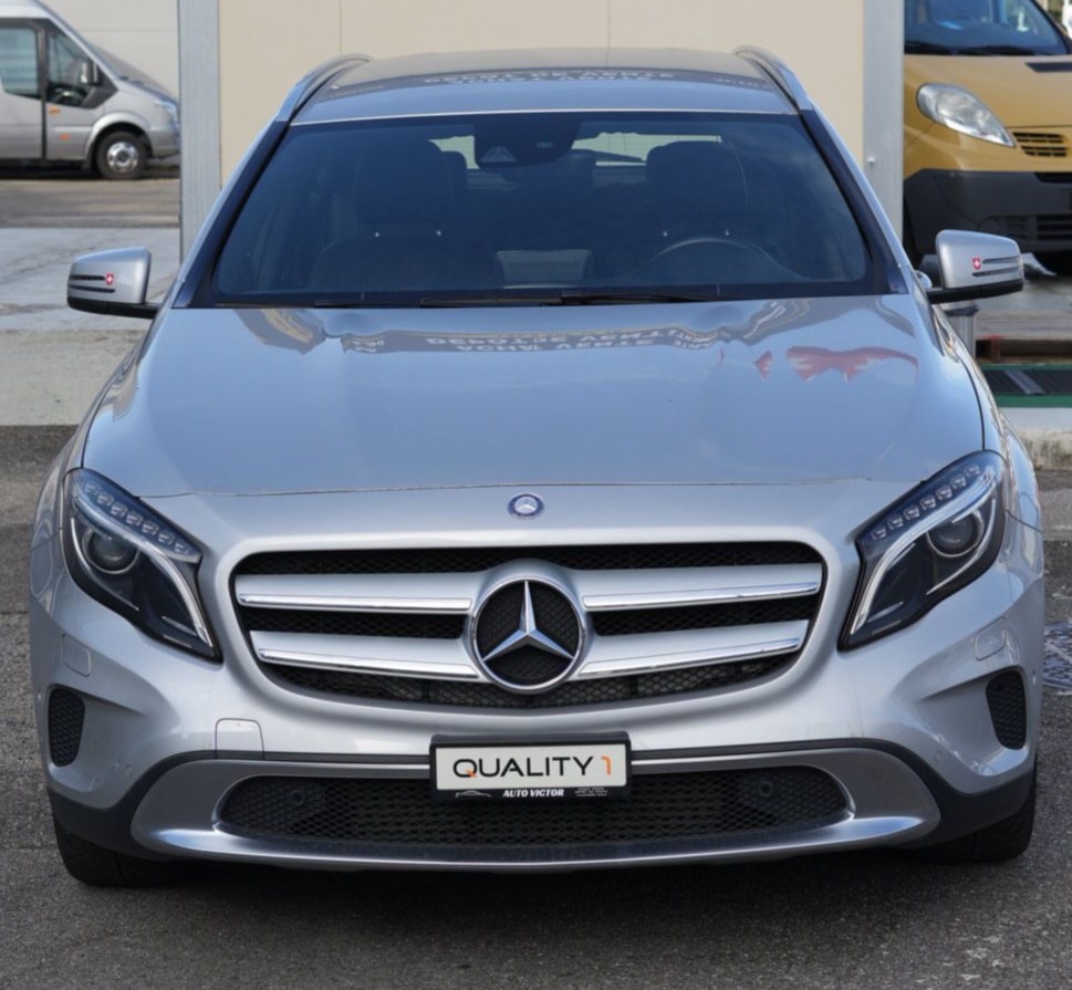 MERCEDES-BENZ GLA 250 4Matic 7G-DCT