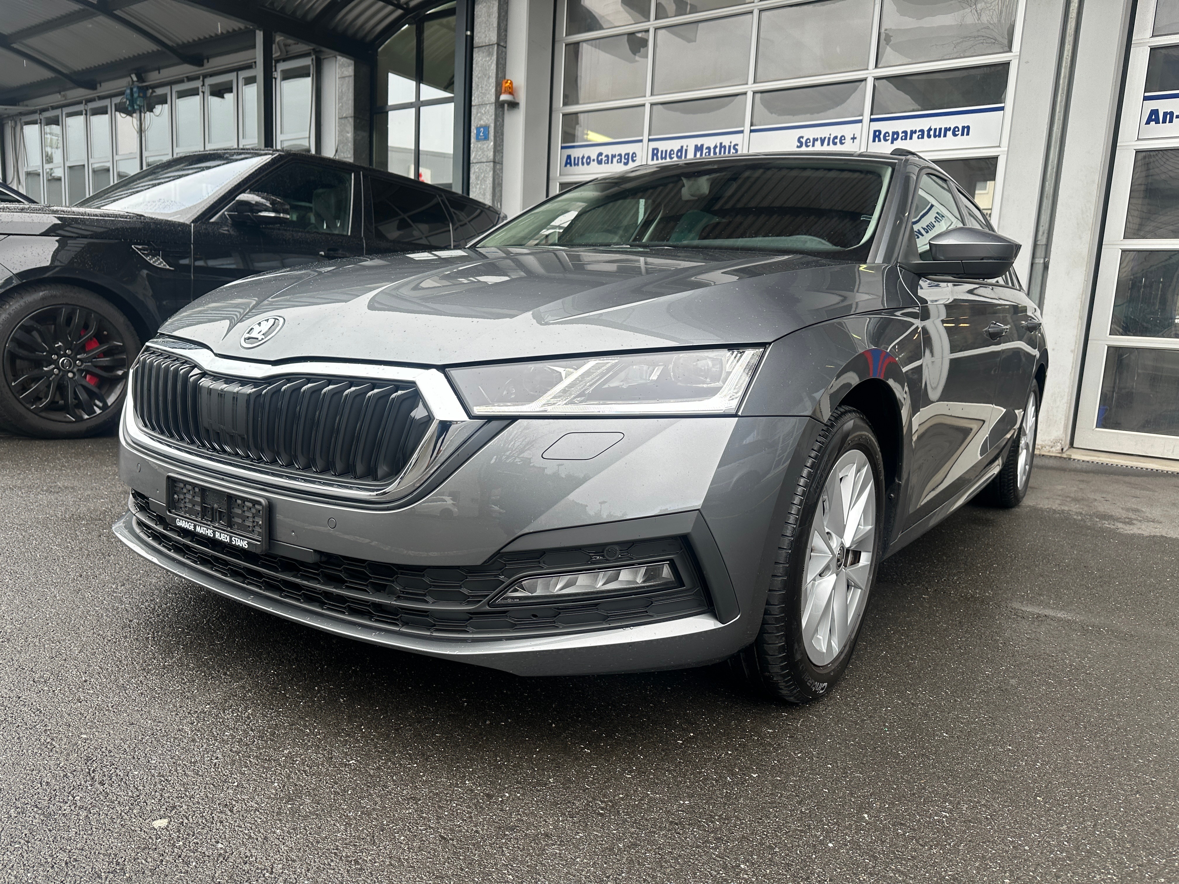 SKODA Octavia Combi 2.0 TSI Ambition DSG 4x4 +AHK+Neuwagengarantie.