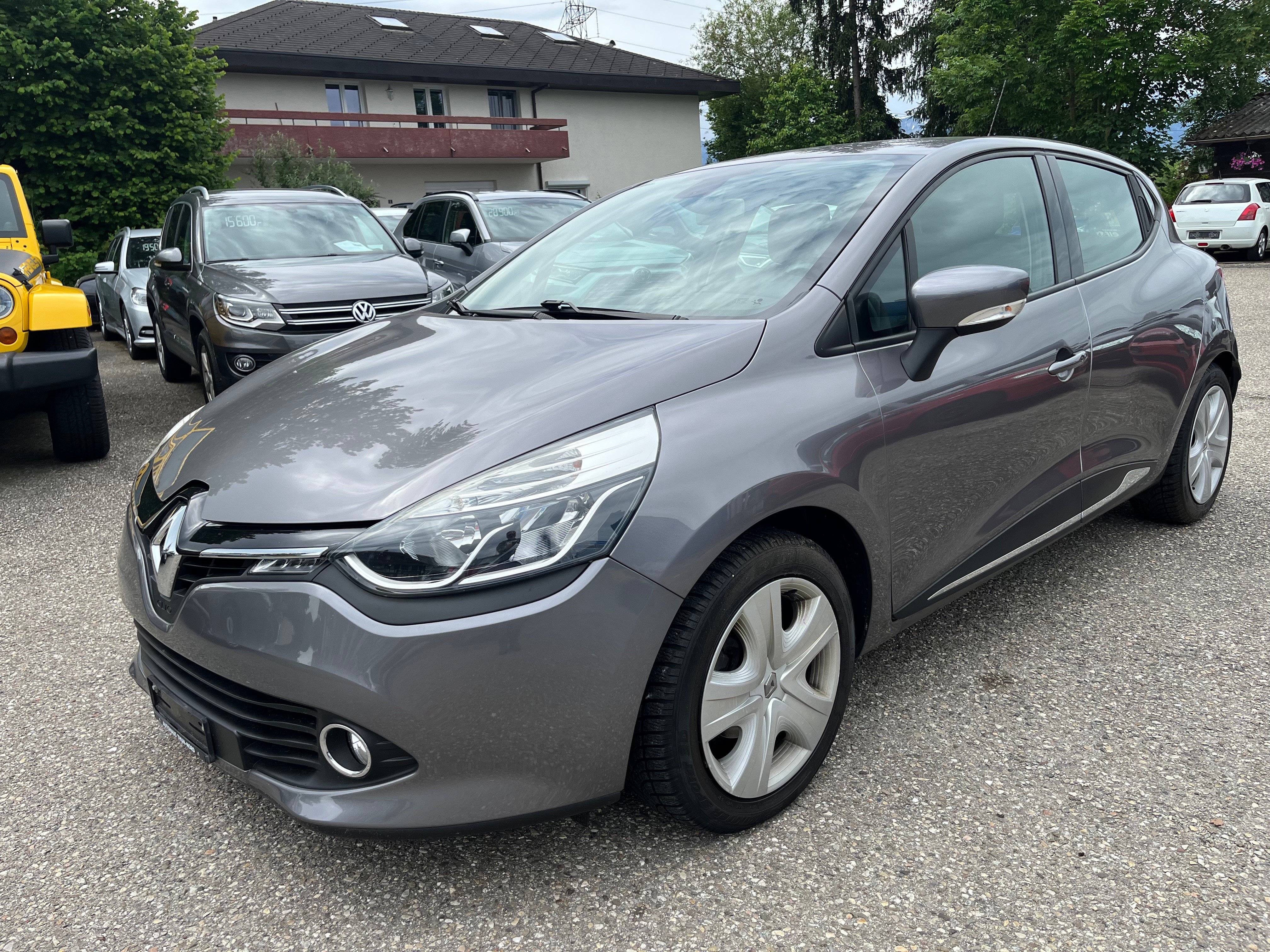 RENAULT Clio 1.2 16V T Swiss Edition EDC