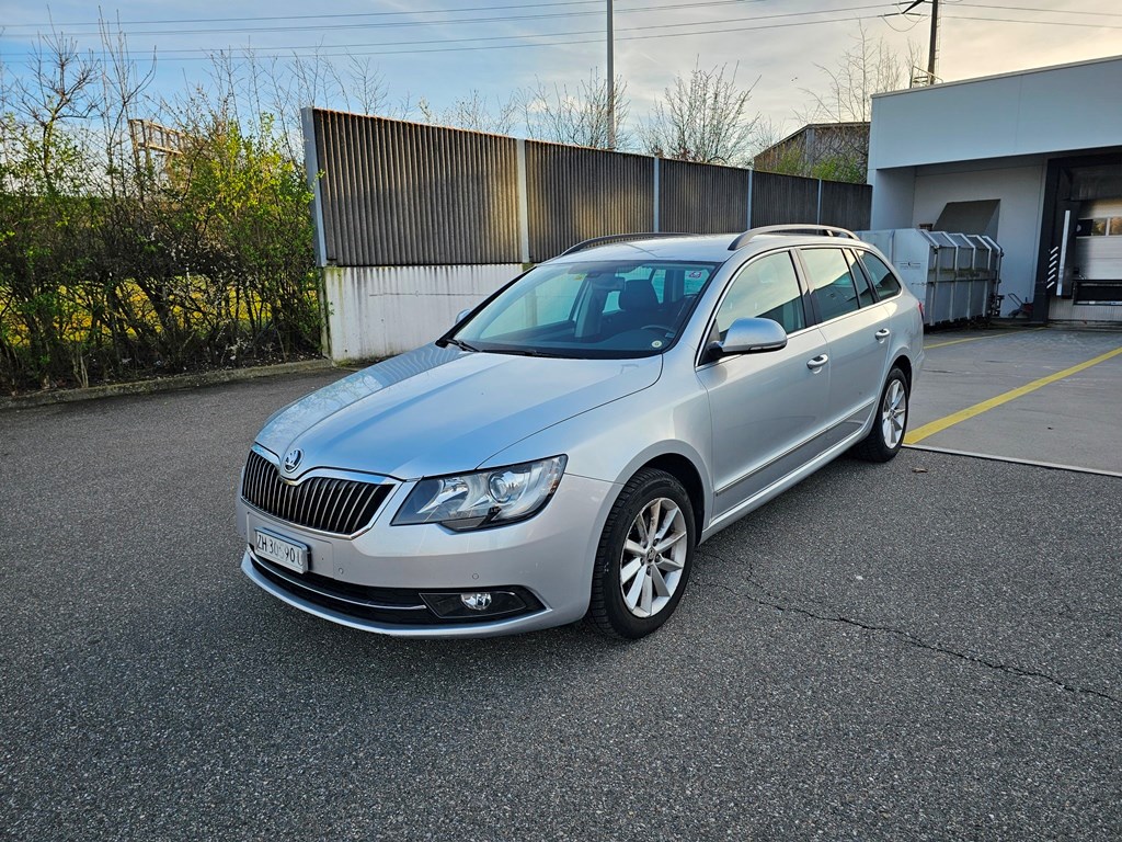 SKODA Superb Combi 2.0 TDI 170 Ambi. 4x4 DSG S/S