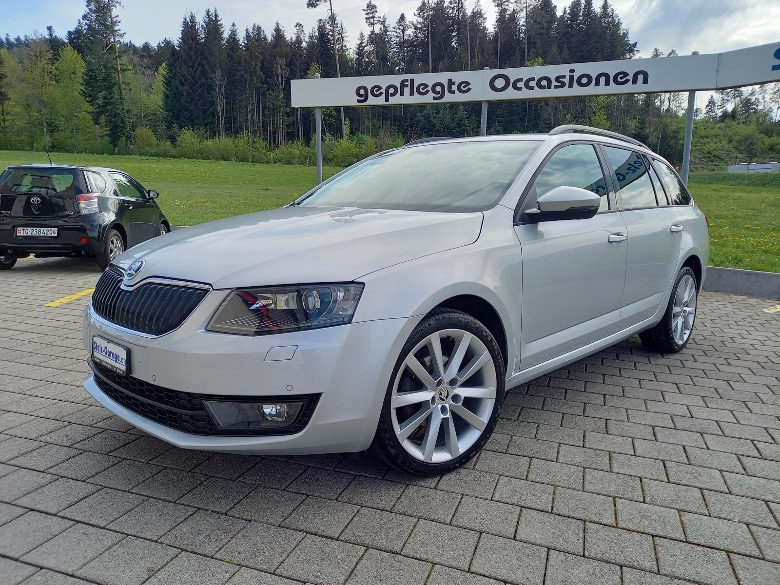 SKODA Octavia Combi 2.0 TDI Elegance DSG