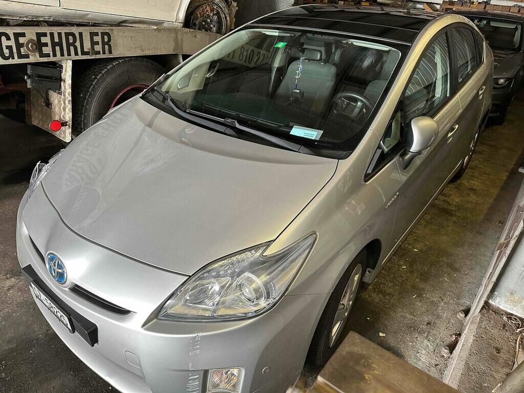 TOYOTA Prius 1.8 16V HSD Luna