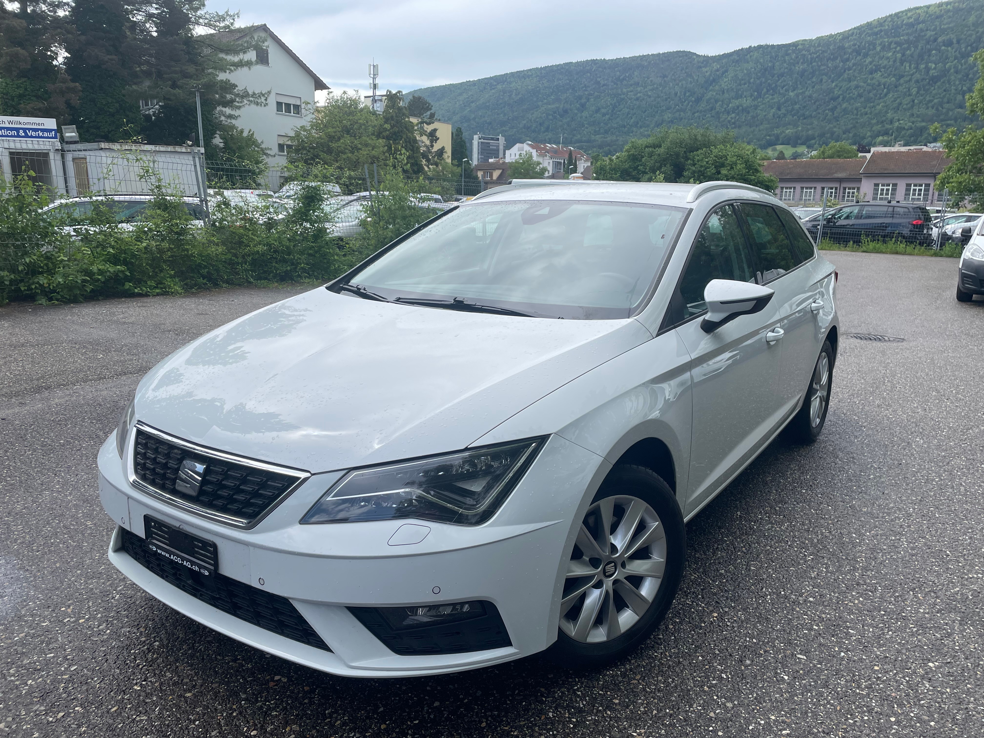 SEAT Leon ST 2.0 TDI Style 4Drive * Leder * Gr. Navi * Xenon * Klima-auto * PDC v&h * Tempomat * AB MFK 28.09.2023