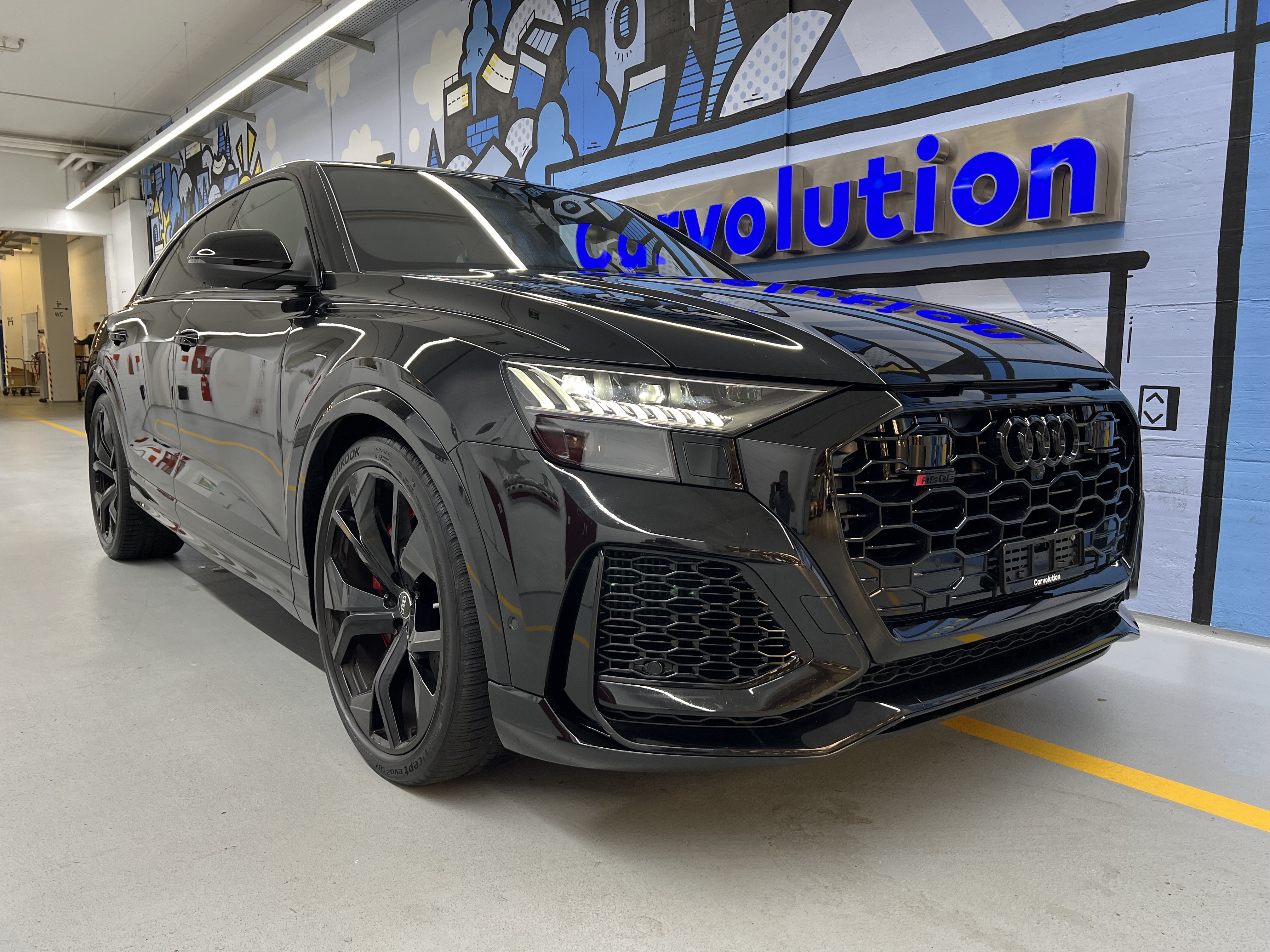 AUDI RSQ8 quattro tiptronic