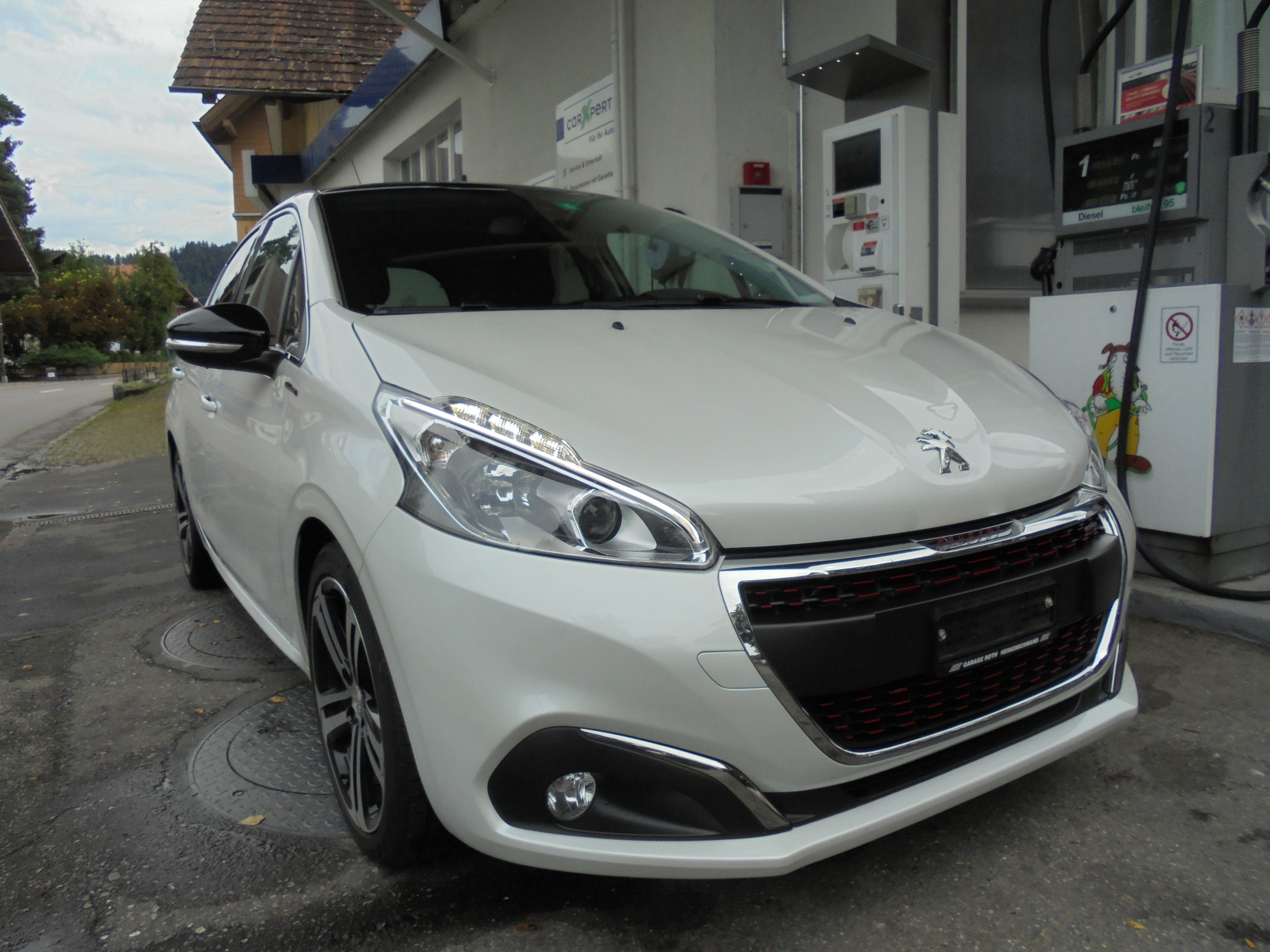 PEUGEOT 208 1.2 PureTech GT Line EAT6