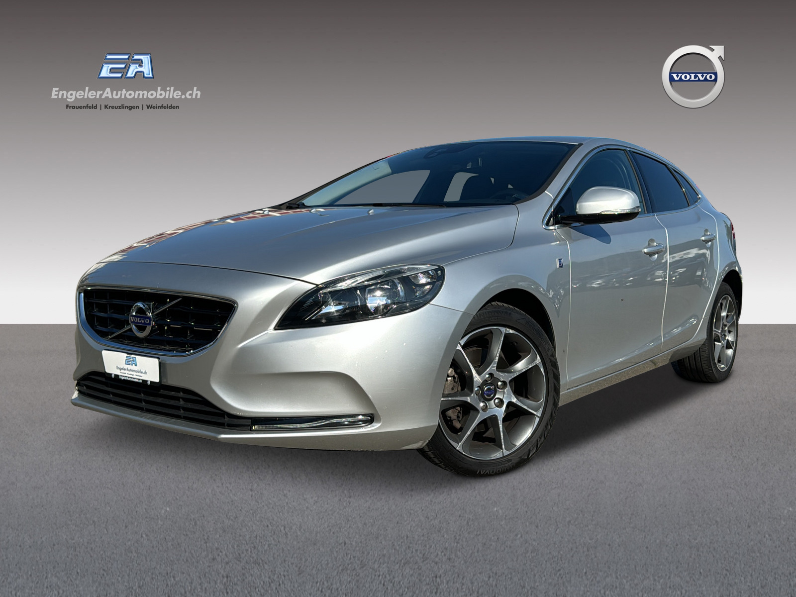 VOLVO V40 T2