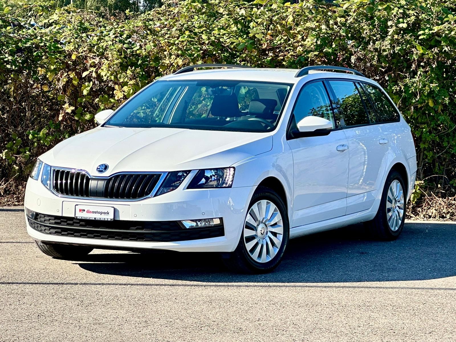 SKODA Octavia Combi 1.6 TDI Ambition DSG *CH-Fahrzeug*