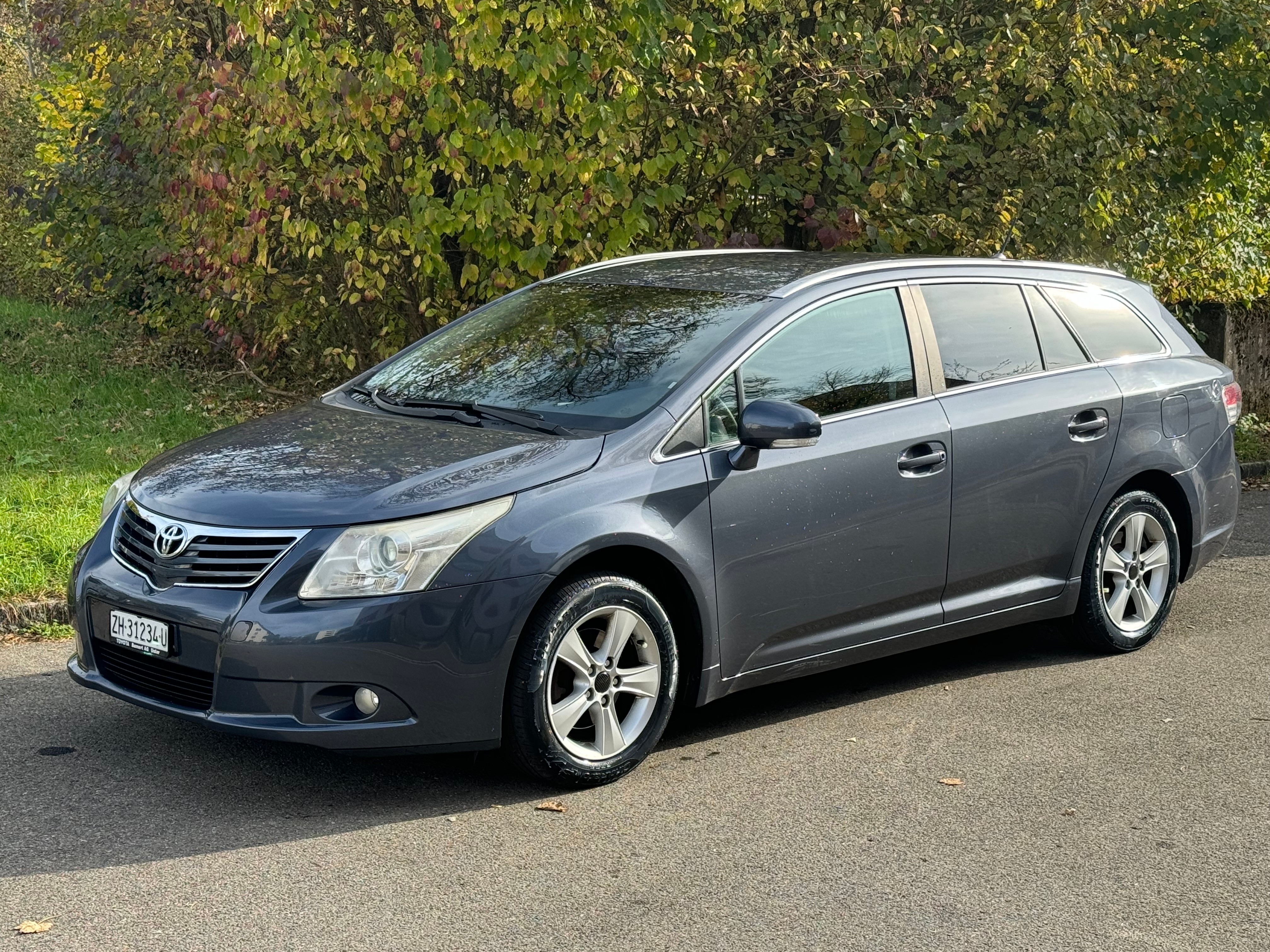 TOYOTA Avensis SW 2.0 Linea Sol Premium Multidrive