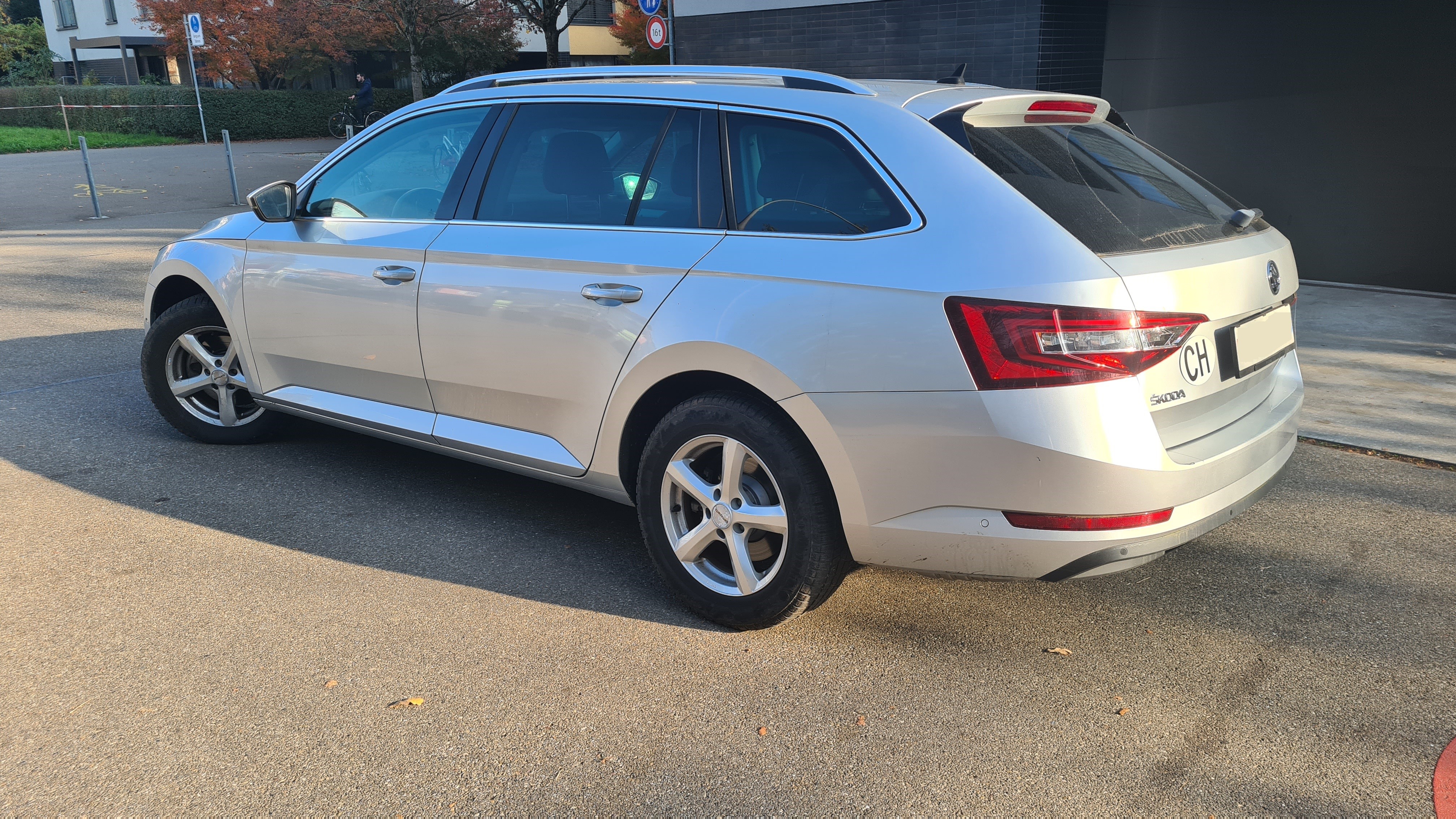 SKODA Superb Combi 2.0 TDi Ambition 4x4 DSG