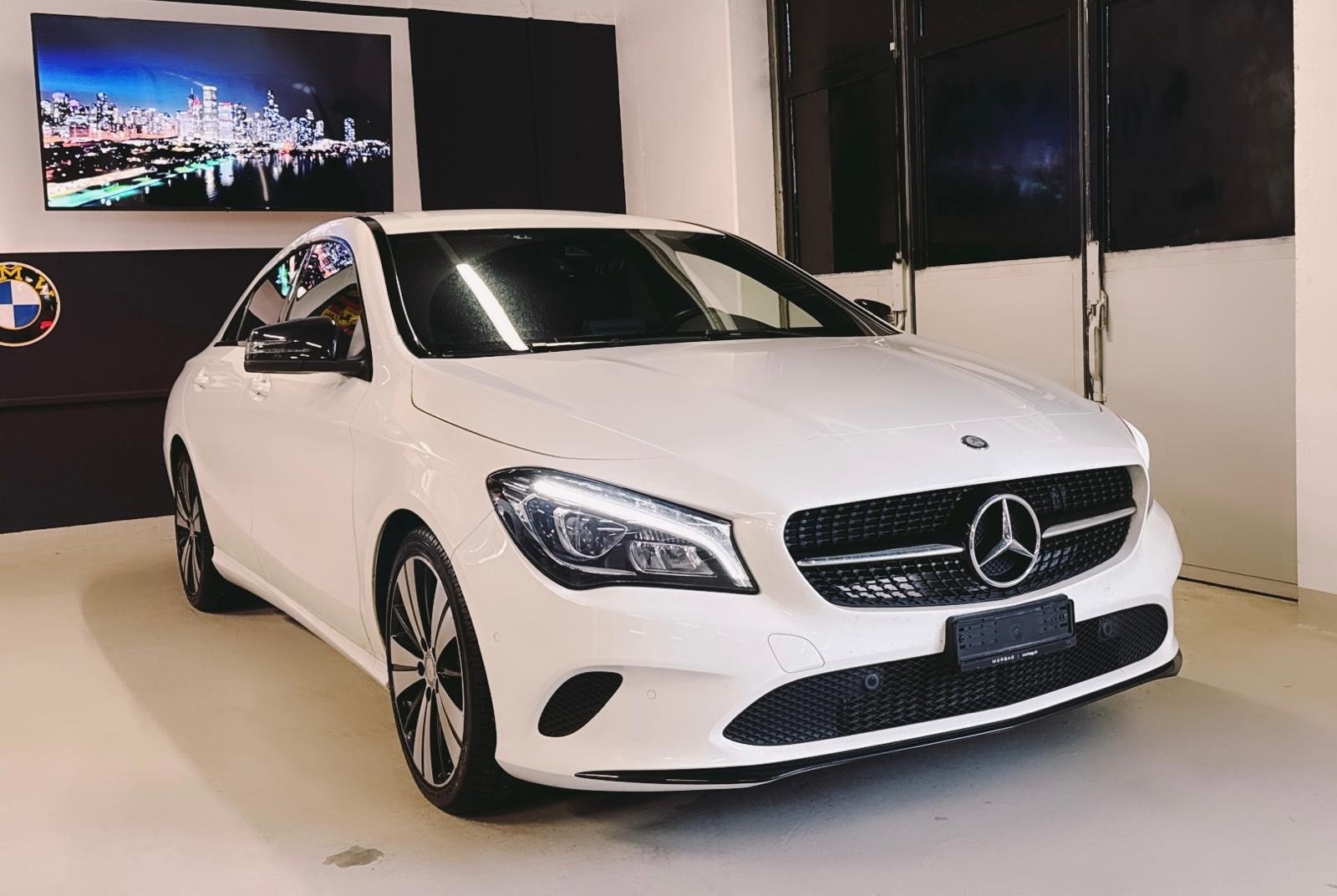 MERCEDES-BENZ CLA 200 Night Star 7G-DCT