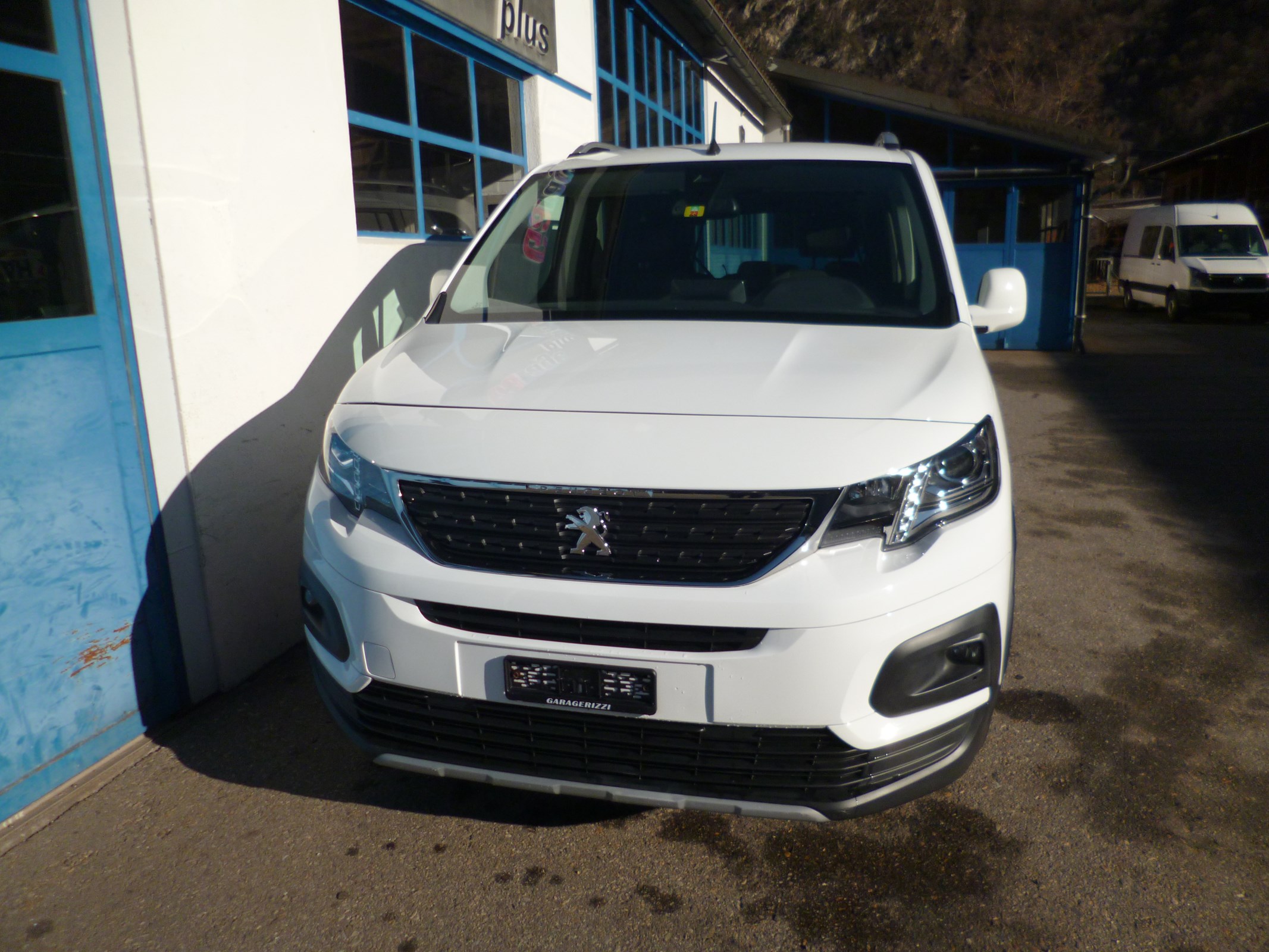 PEUGEOT Rifter Long 1.2 PureTech 7PL Allure EAT8