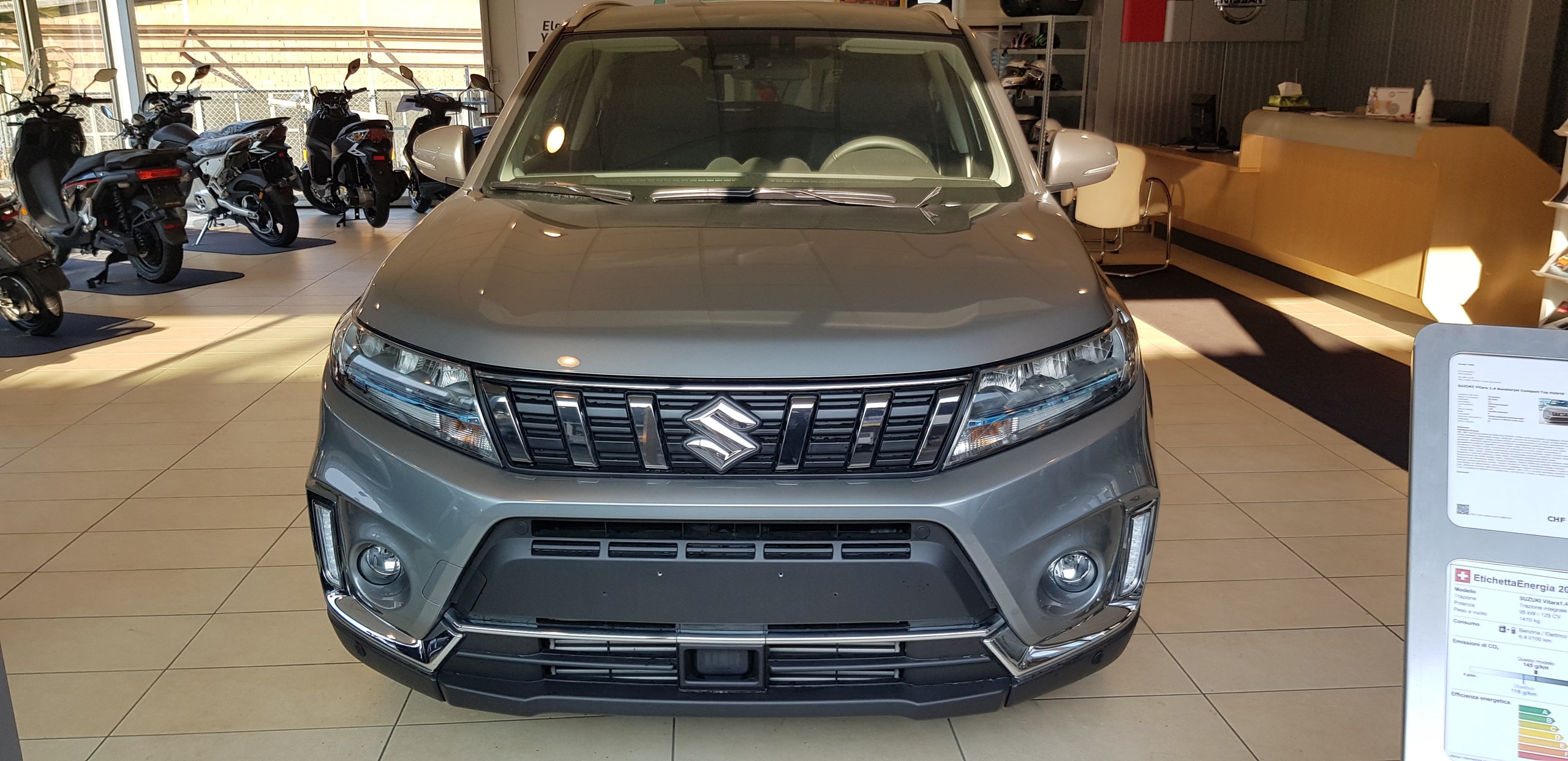 SUZUKI Vitara 1.4 Boosterjet Compact + Hybrid