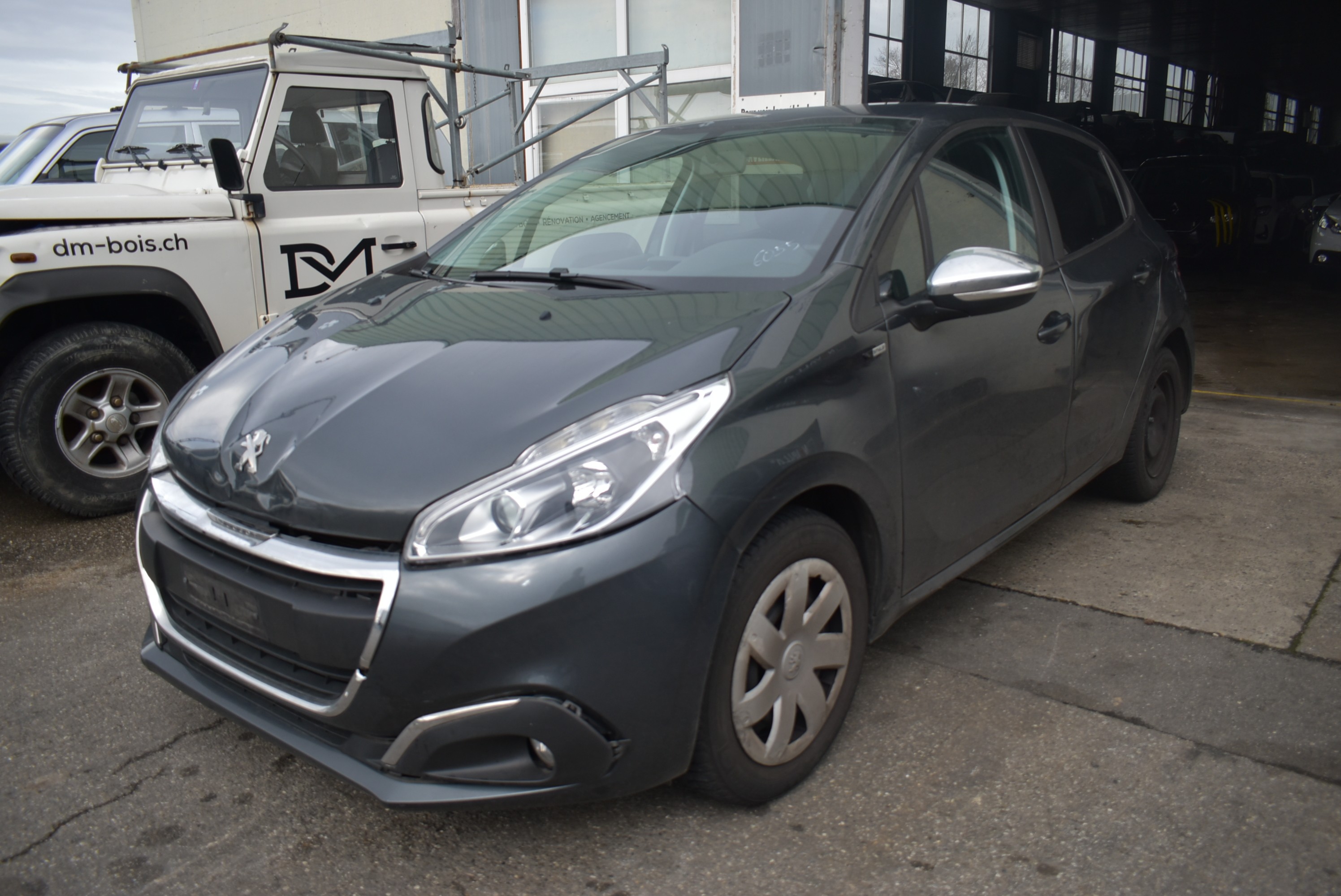 PEUGEOT 208 1.2 PureTech Allure EAT6