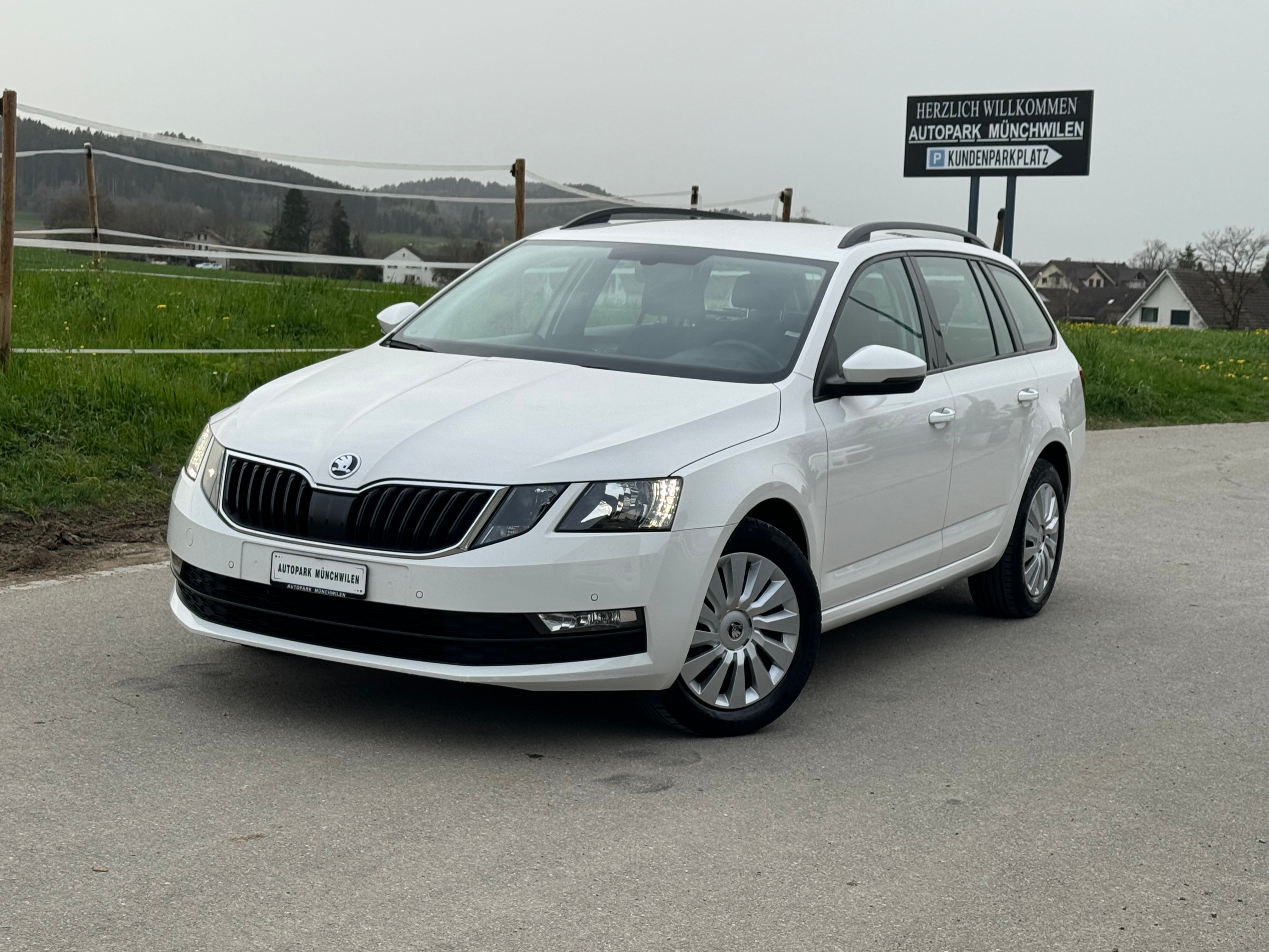 SKODA Octavia Combi 1.6 TDI Ambition DSG