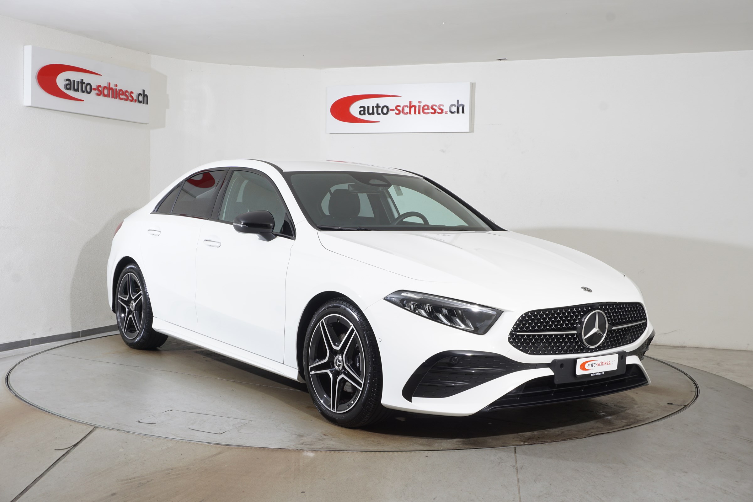 MERCEDES-BENZ A 180 AMG Line 7G-DCT Night