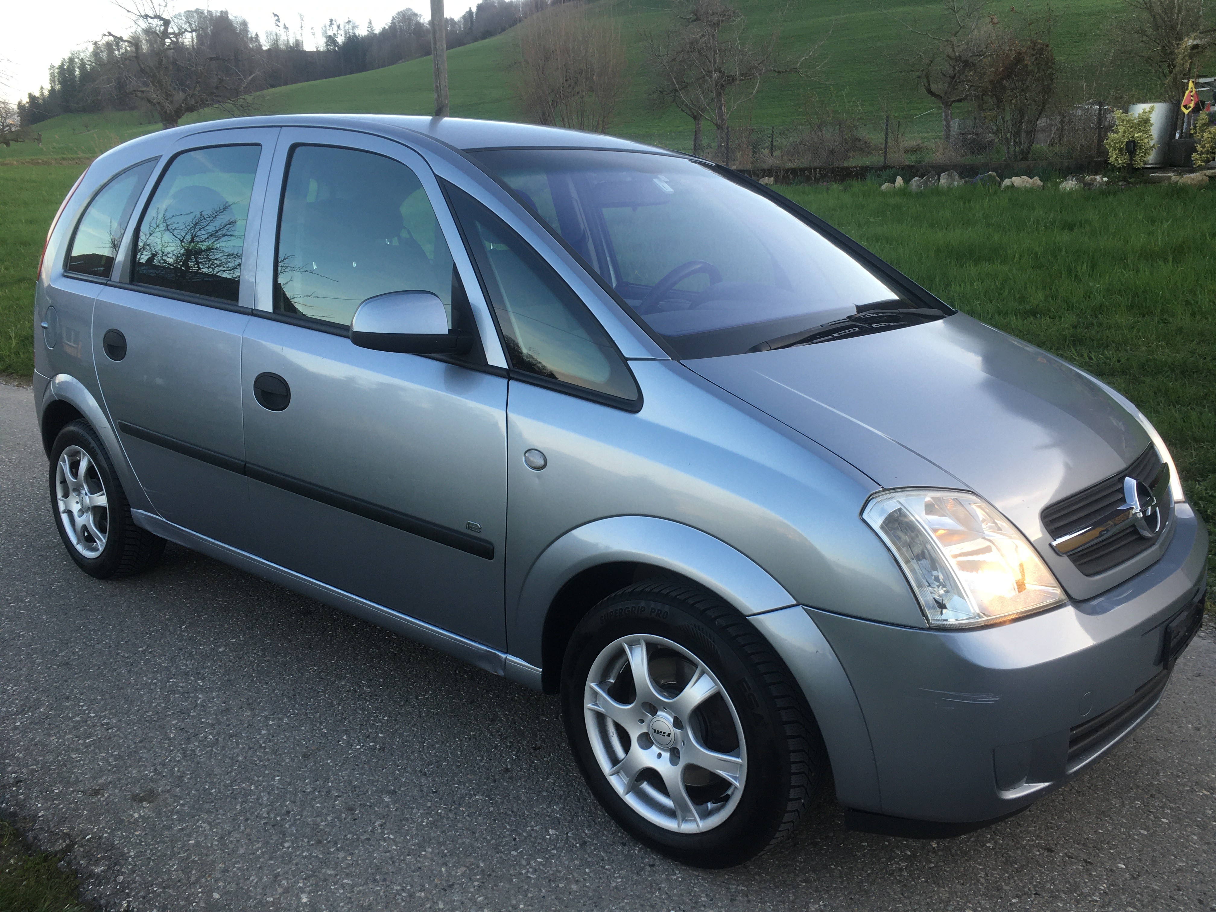 OPEL Meriva 1.6i 16V Linea Fresca