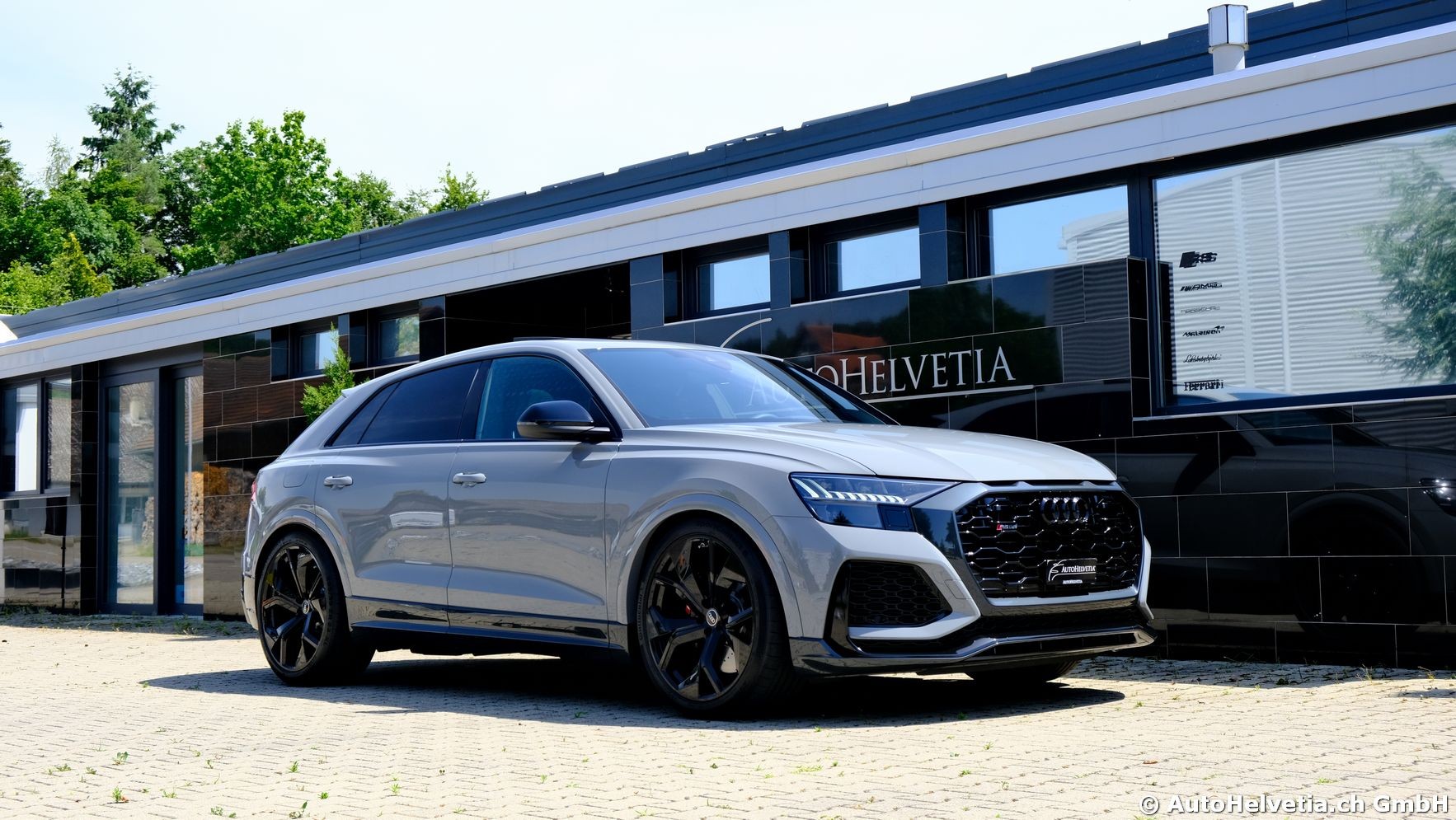 AUDI RSQ8 quattro tiptronic