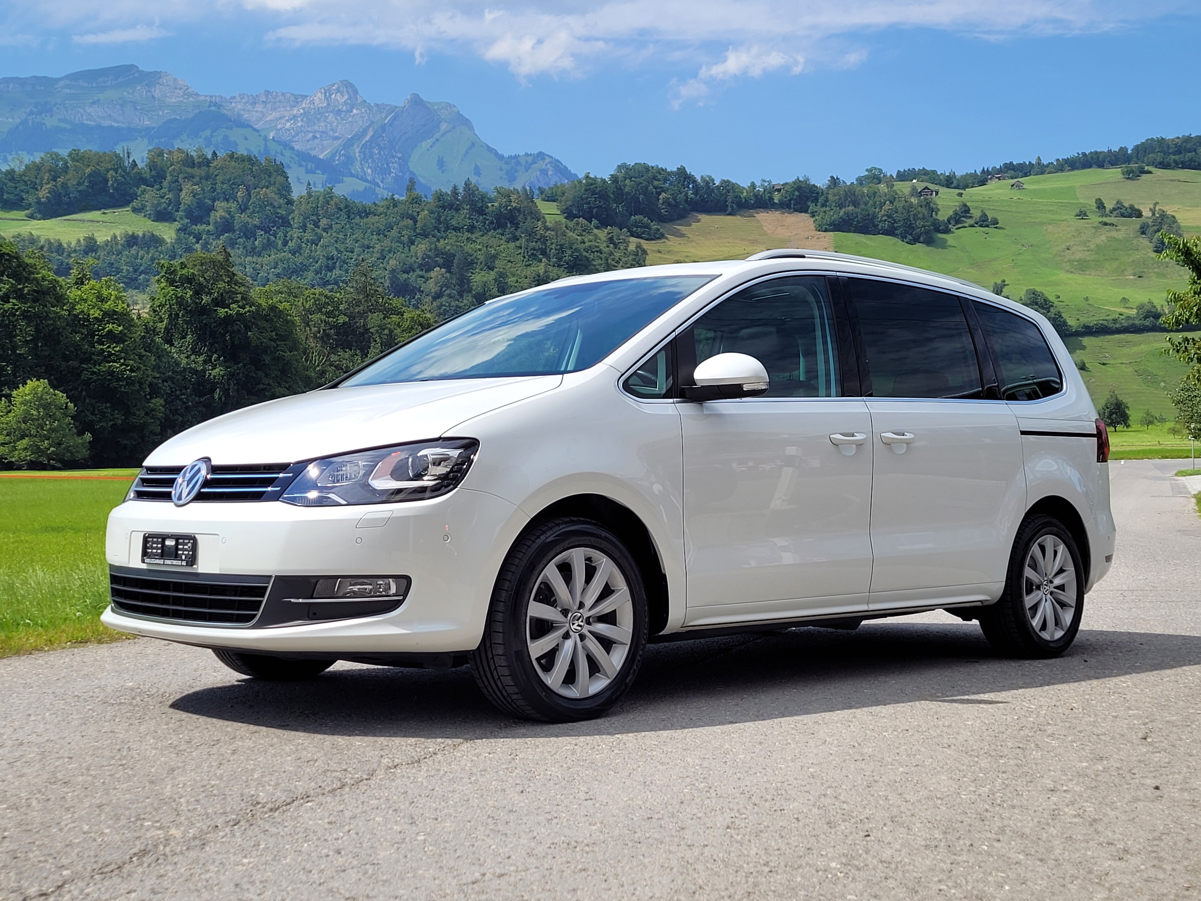 VW Sharan 2.0 TDI BMT Highline 4M Allrad 150PS *Panoramadach+Perlmuteffekt+7-Plätzer+Anhängerkupplung*