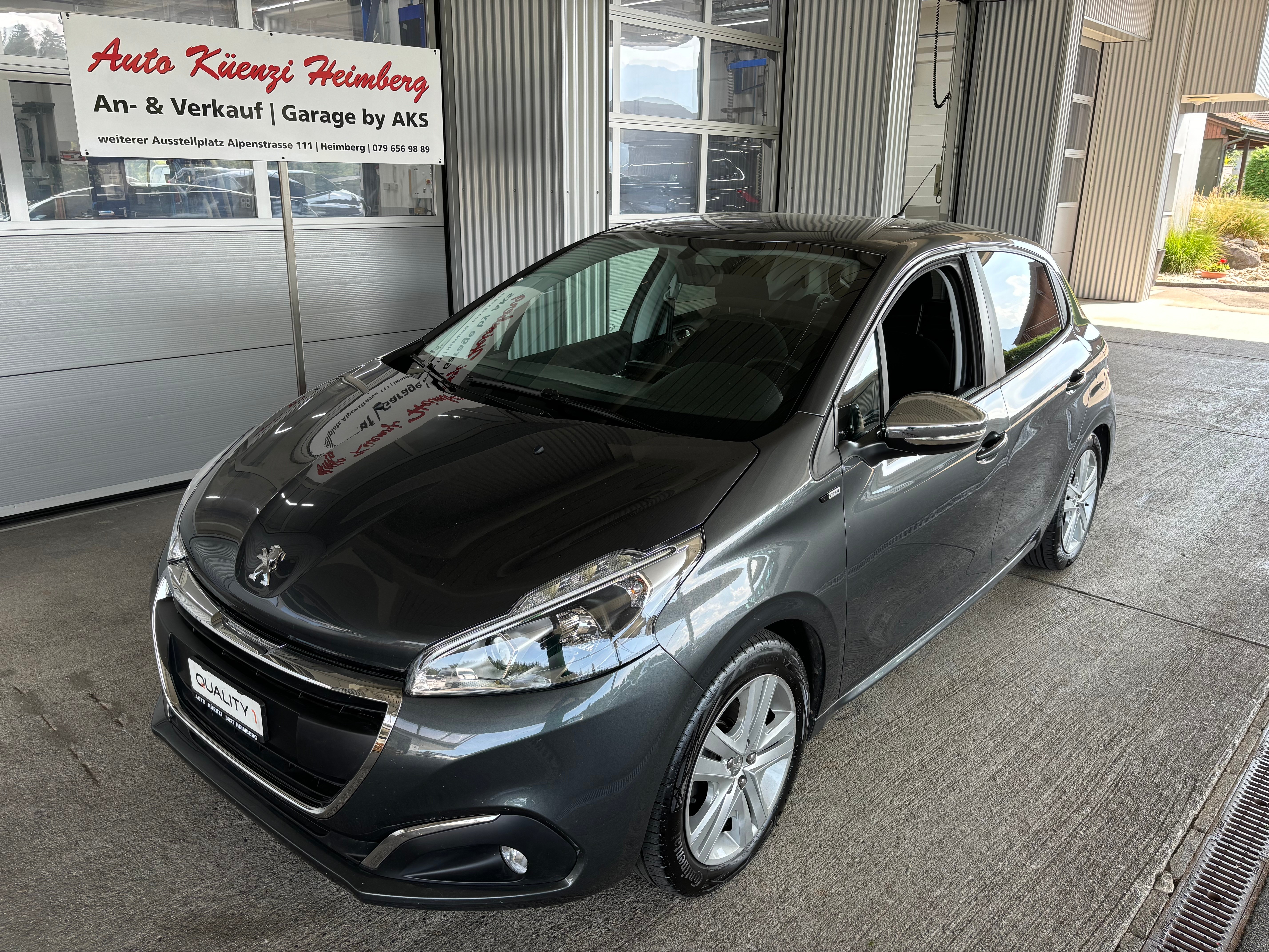 PEUGEOT 208 1.2 PureTech Allure EAT6 mit AHK