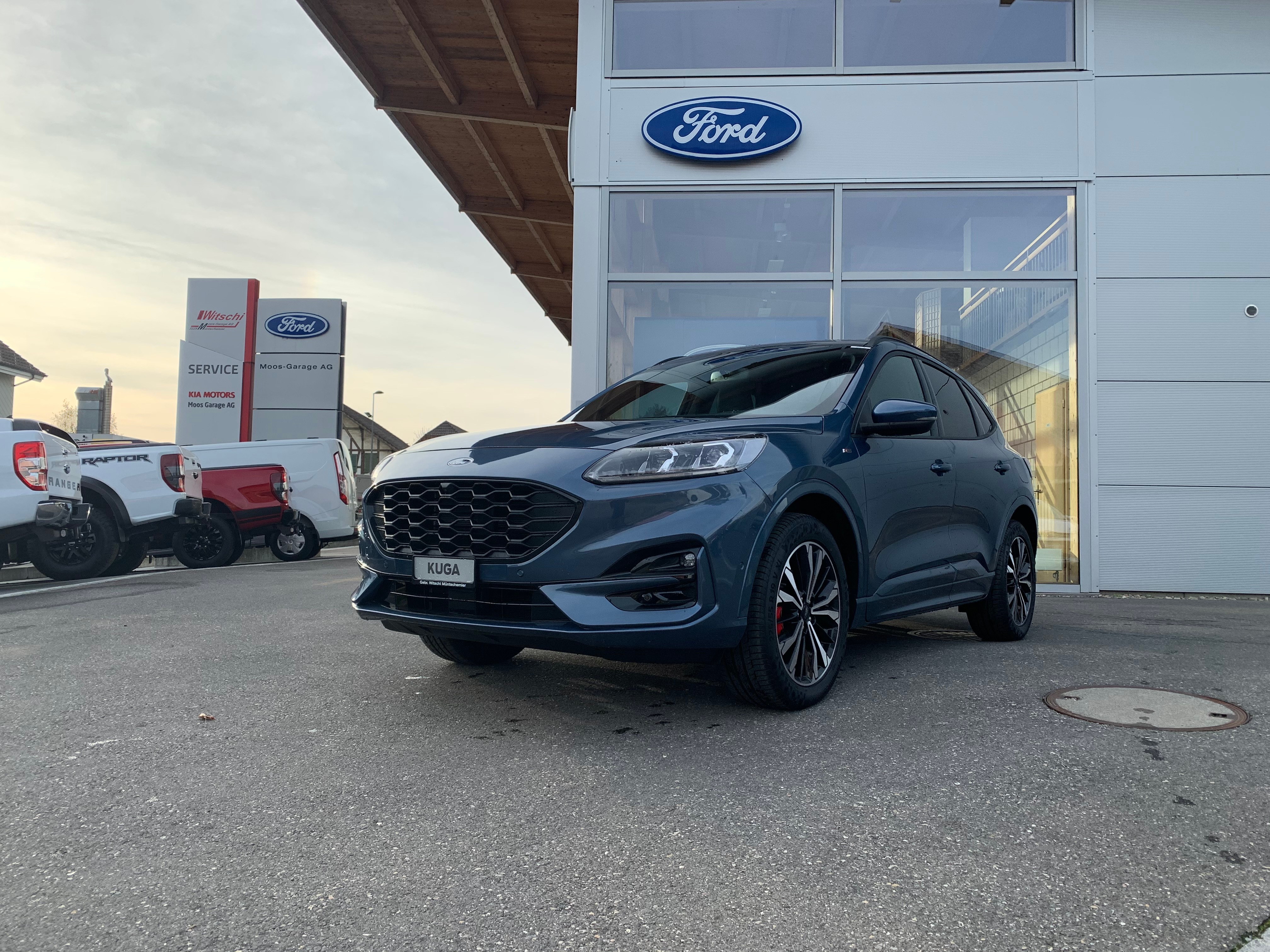 FORD Kuga 2.5 FHEV ST-Line X 4WD