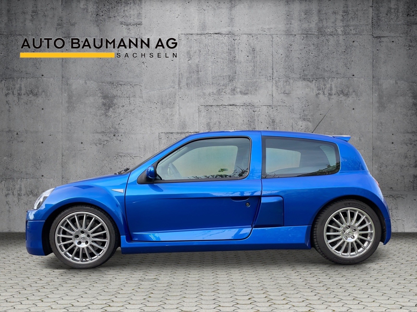 RENAULT Clio 3.0 Sport V6