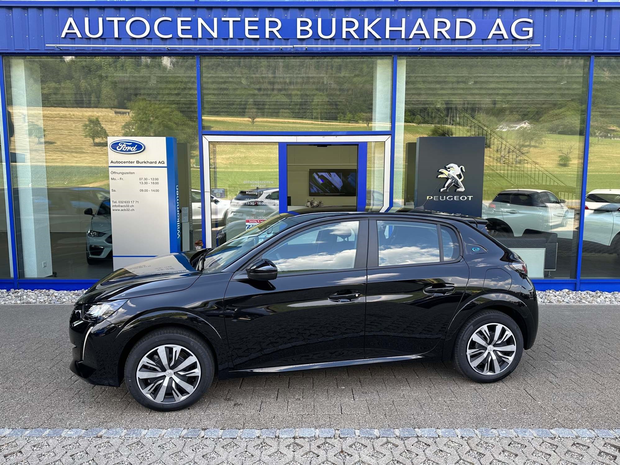 PEUGEOT 208 e-Active Pack