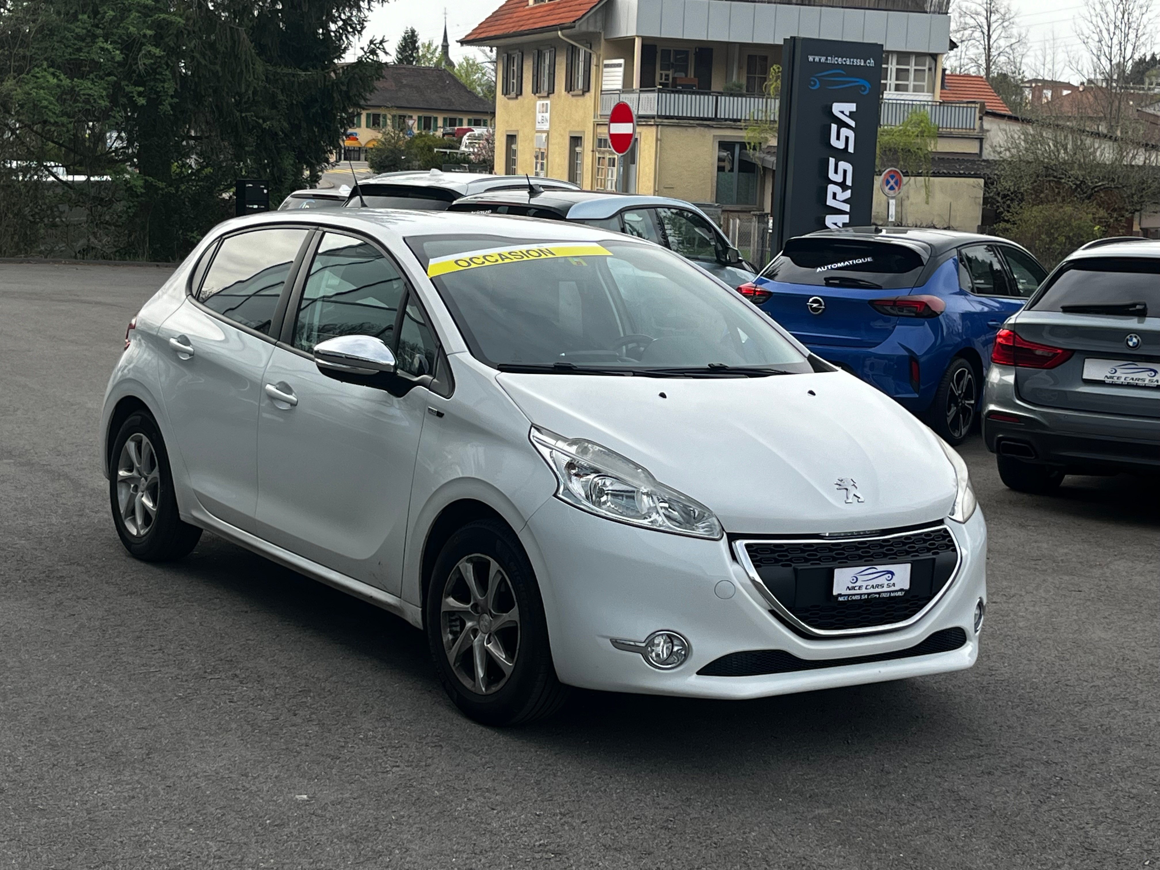 PEUGEOT 208 1.2 VTI Style