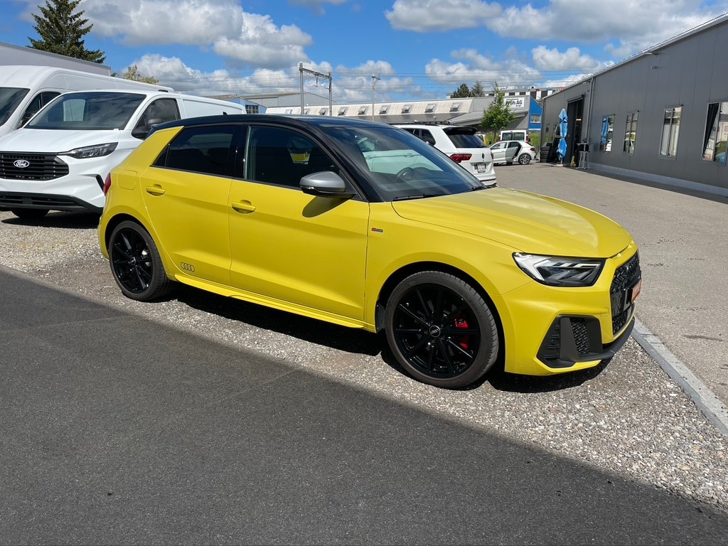 AUDI A1 Sportback 40 TFSI S Line *Yellow Edition*