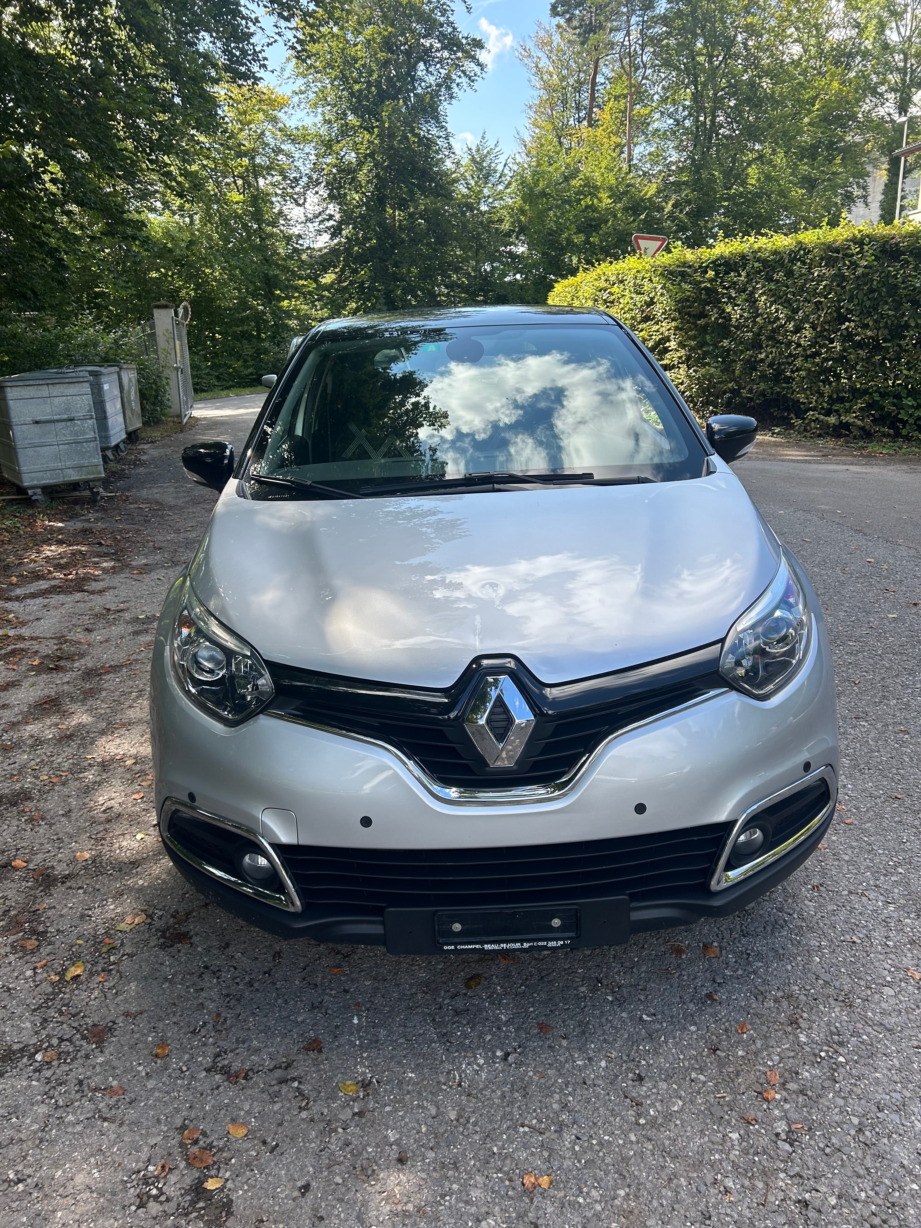 RENAULT Captur 1.2 T Helly Hansen EDC