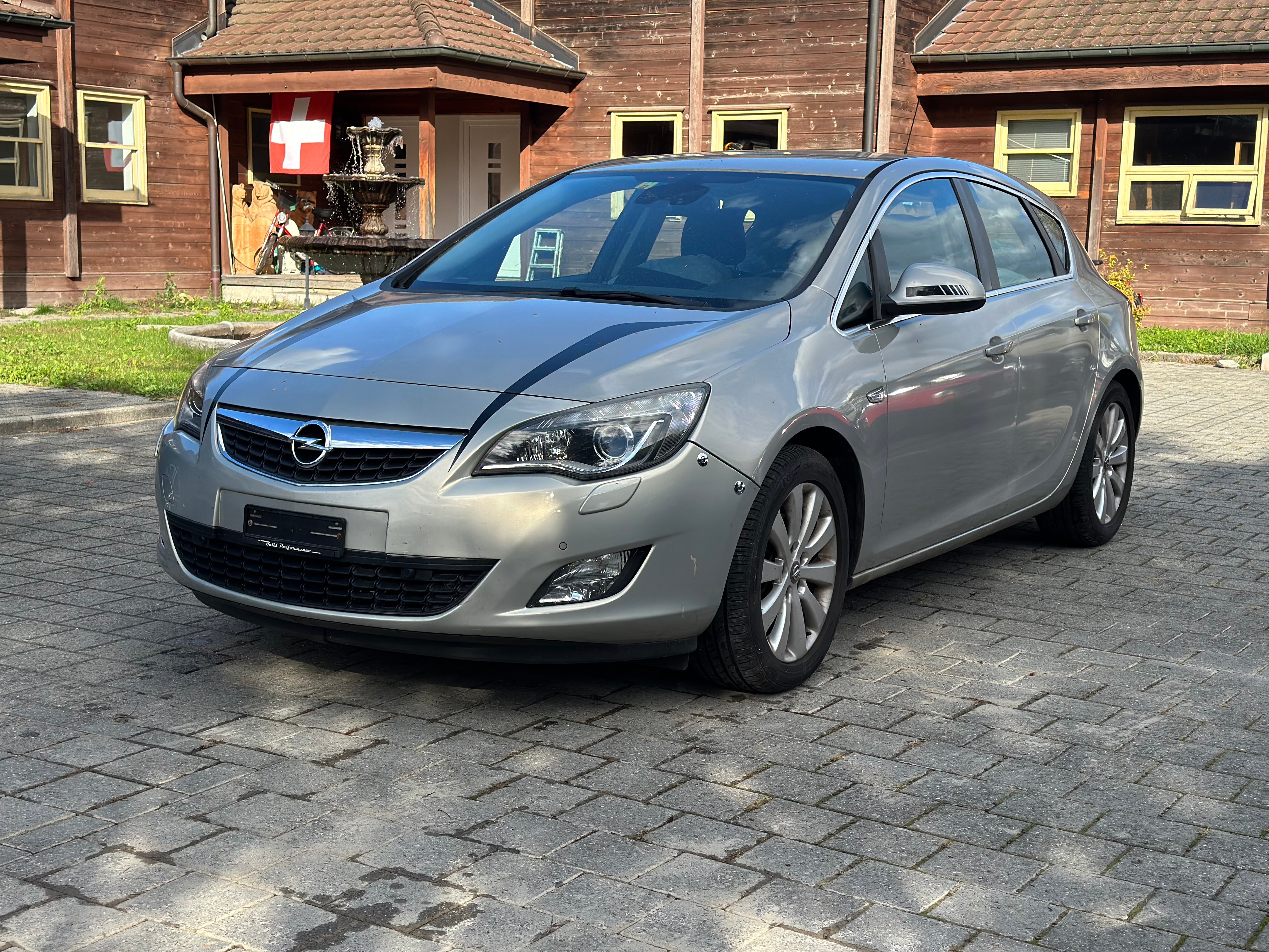 OPEL Astra 1.6i 16V Turbo Cosmo Automatic