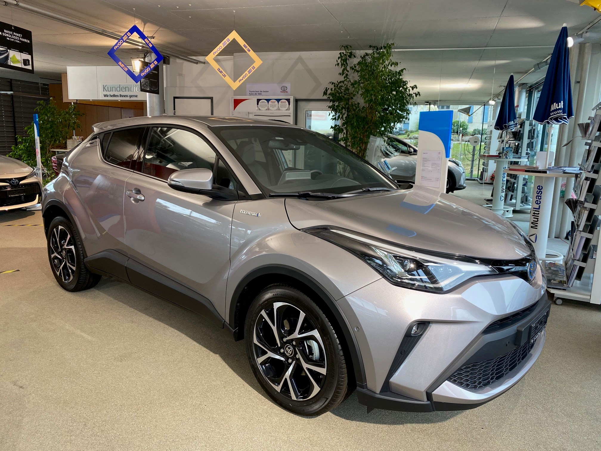 TOYOTA C-HR 1.8 HSD CVT Trend