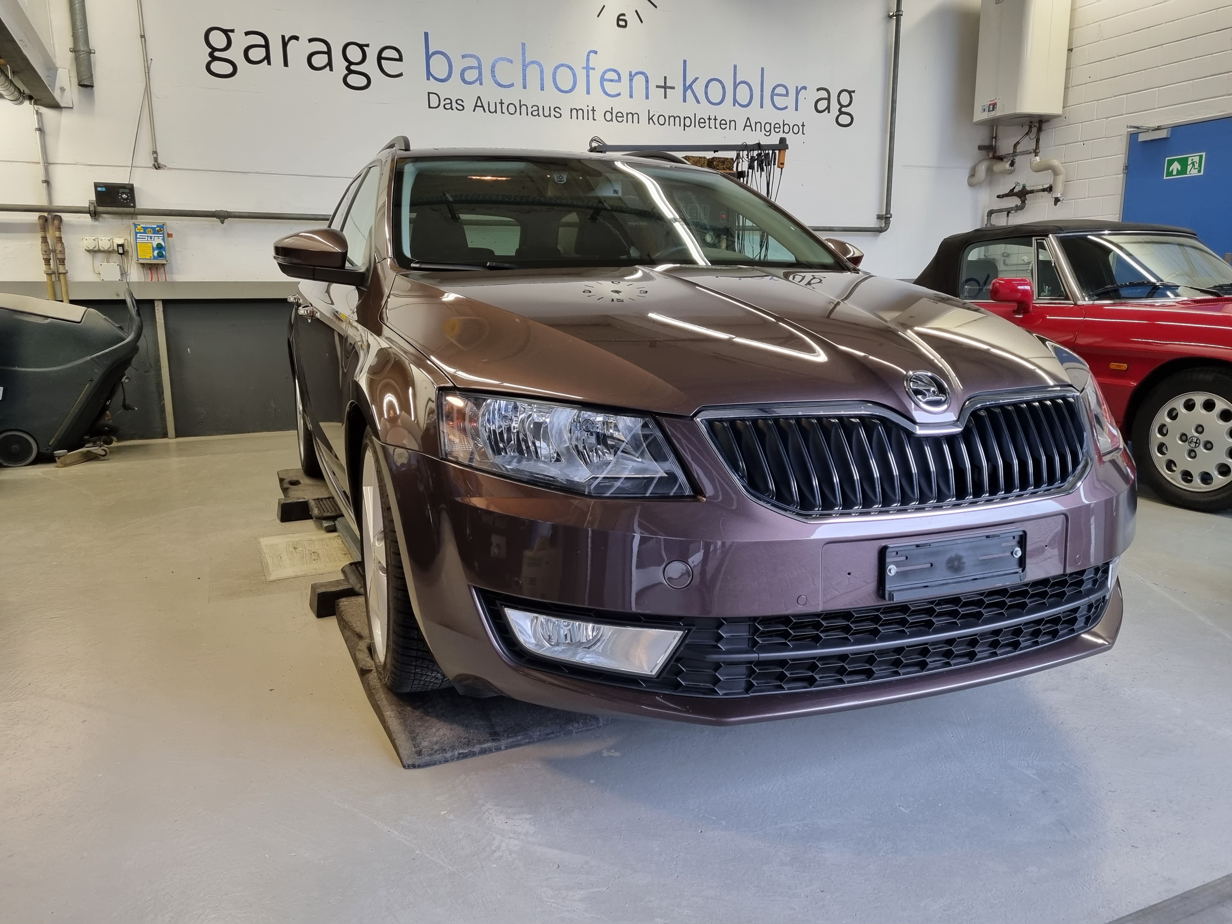 SKODA Octavia Combi 1.4 TSI Elegance DSG