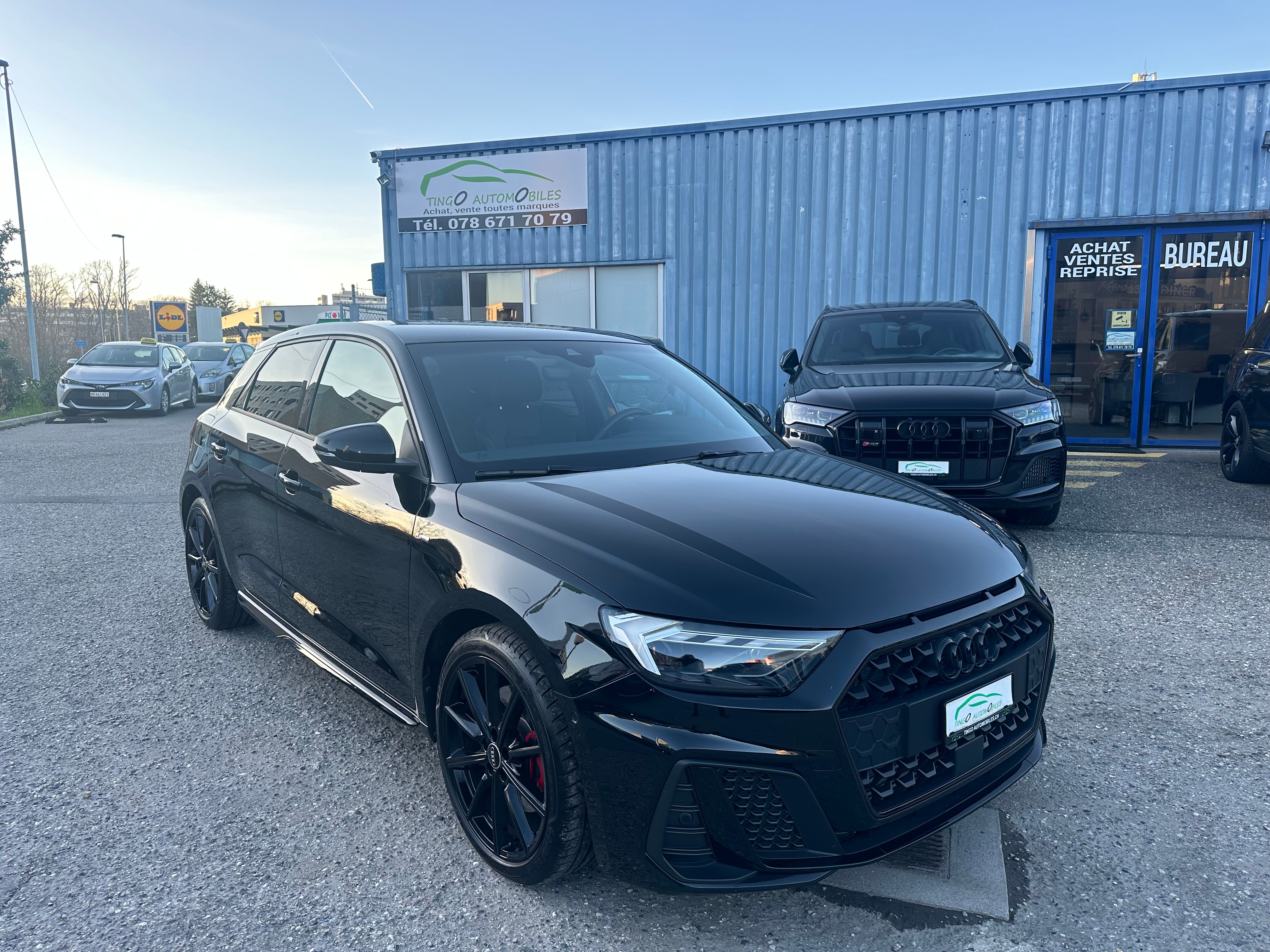 AUDI A1 Sportback 40 TFSI S Line full Black