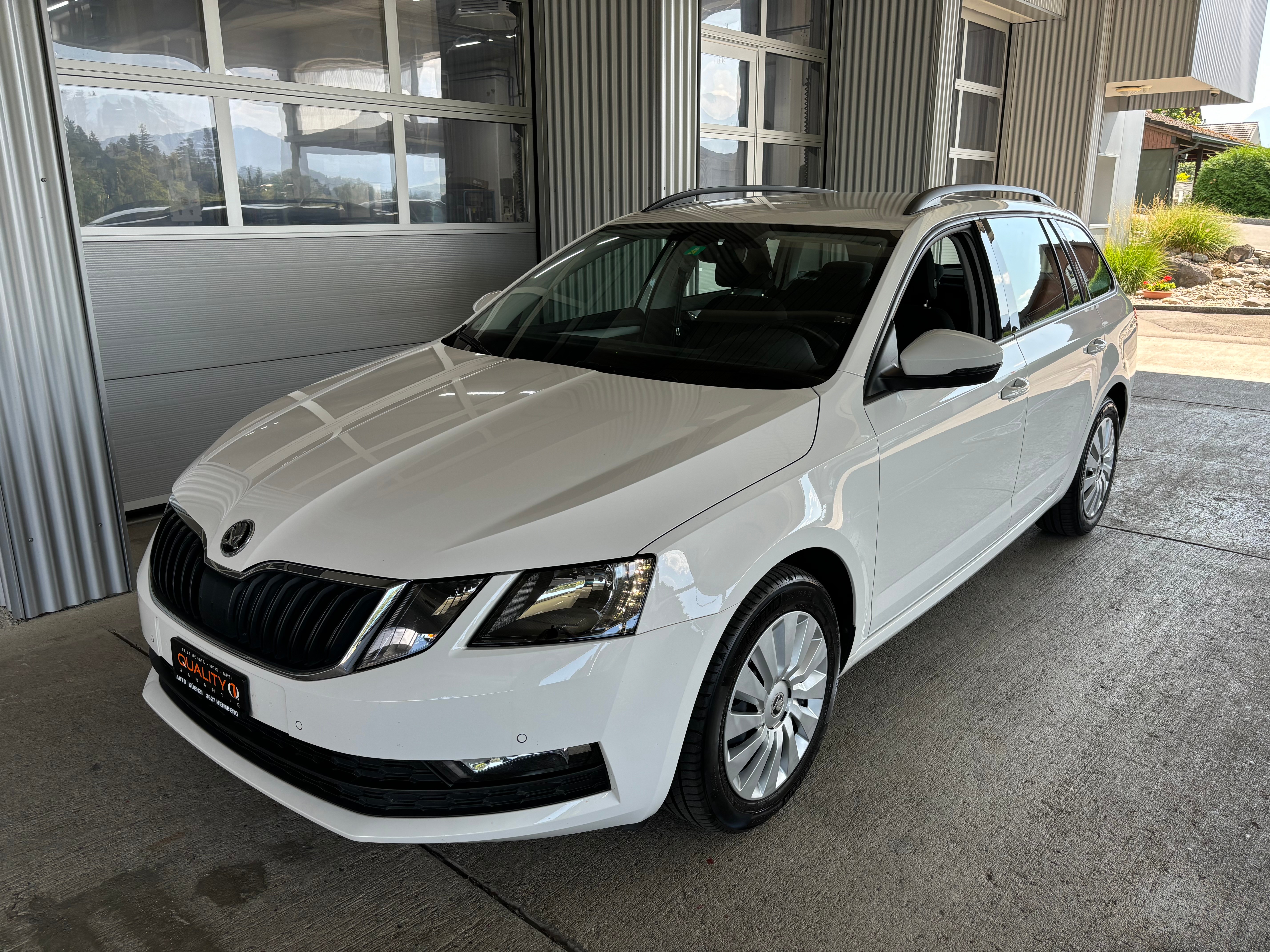 SKODA Octavia Combi 1.5 TSI Ambition DSG mit AHK