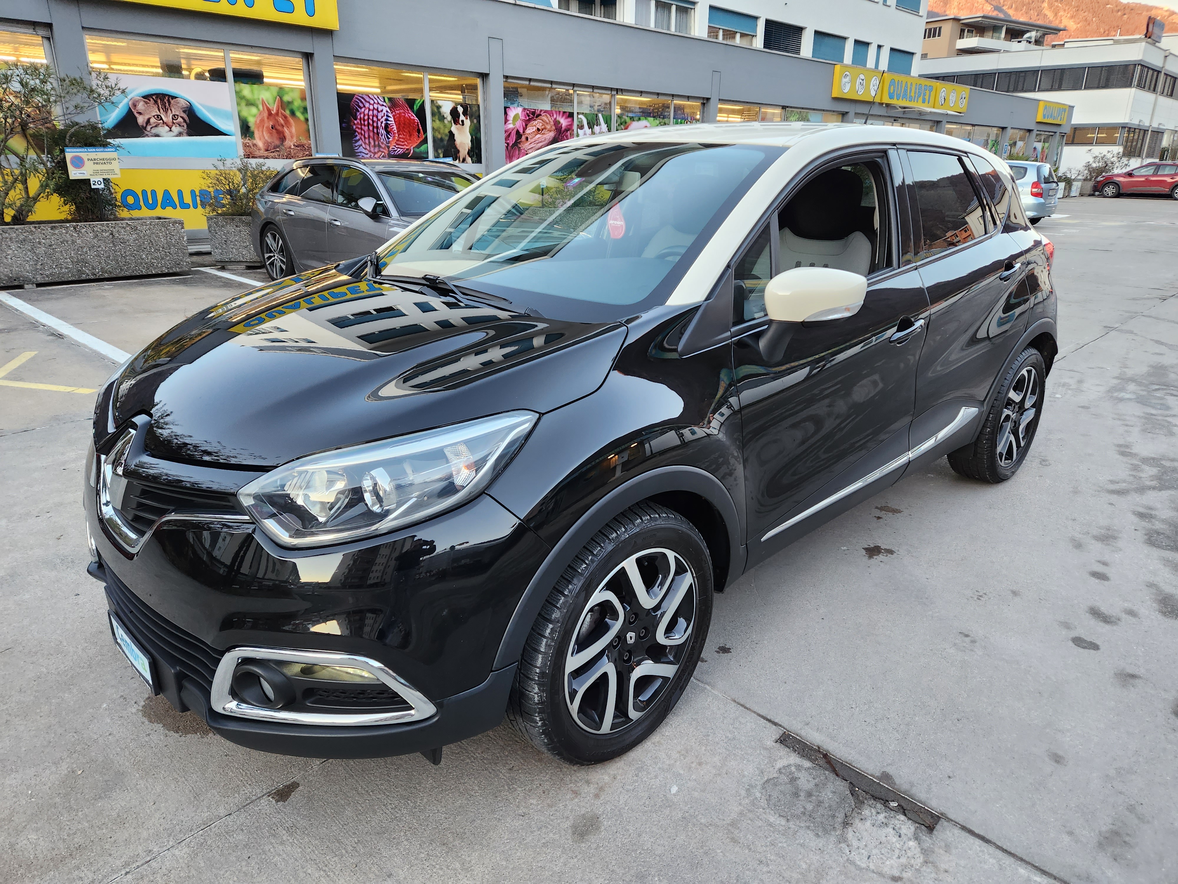 RENAULT Captur 1.2 T 16V Privilège EDC