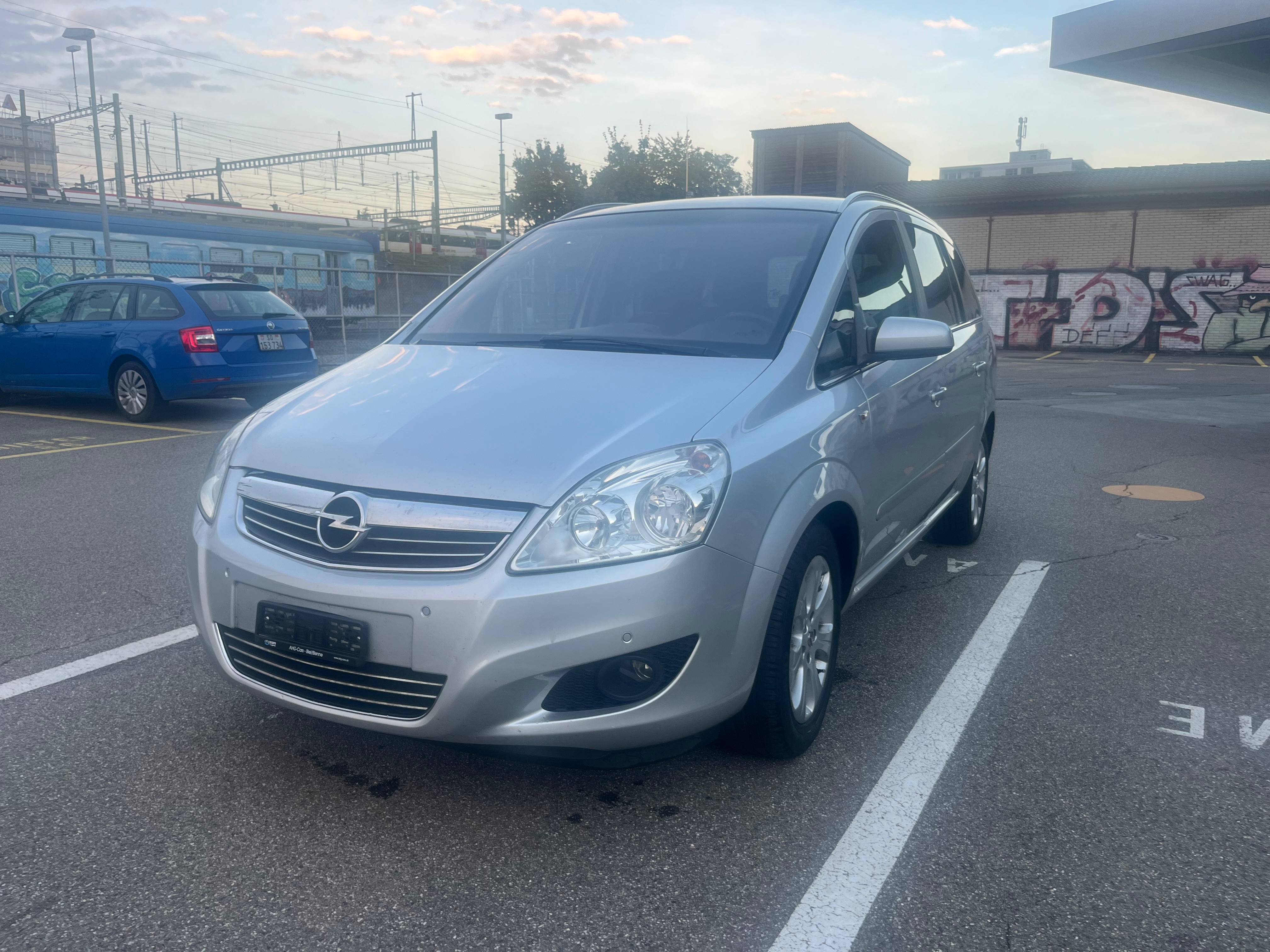 OPEL Zafira 2.2i 16V Cosmo Automatic