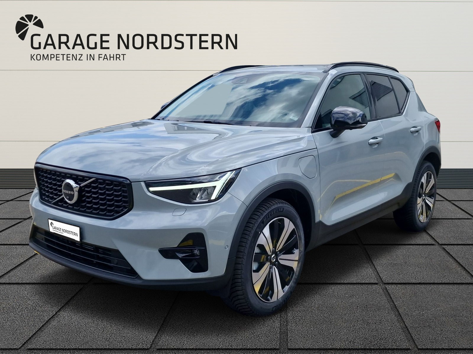 VOLVO XC40 1.5 T5 PiH Ultimate Dark