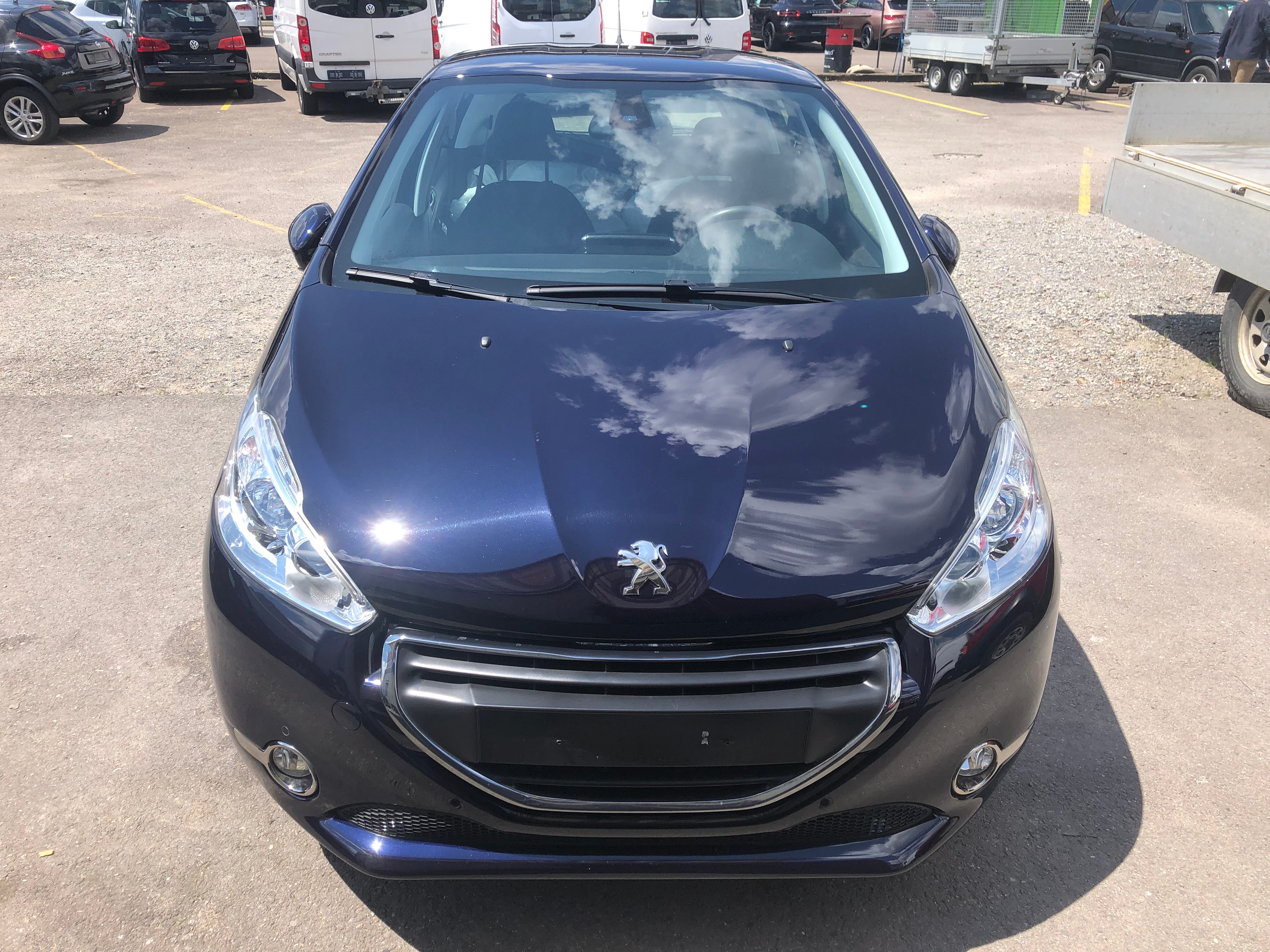 PEUGEOT 208 1.2 THP Allure