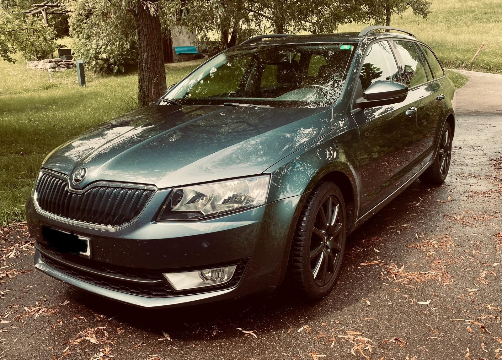 SKODA Octavia Combi 2.0 TDI Elegance 4x4