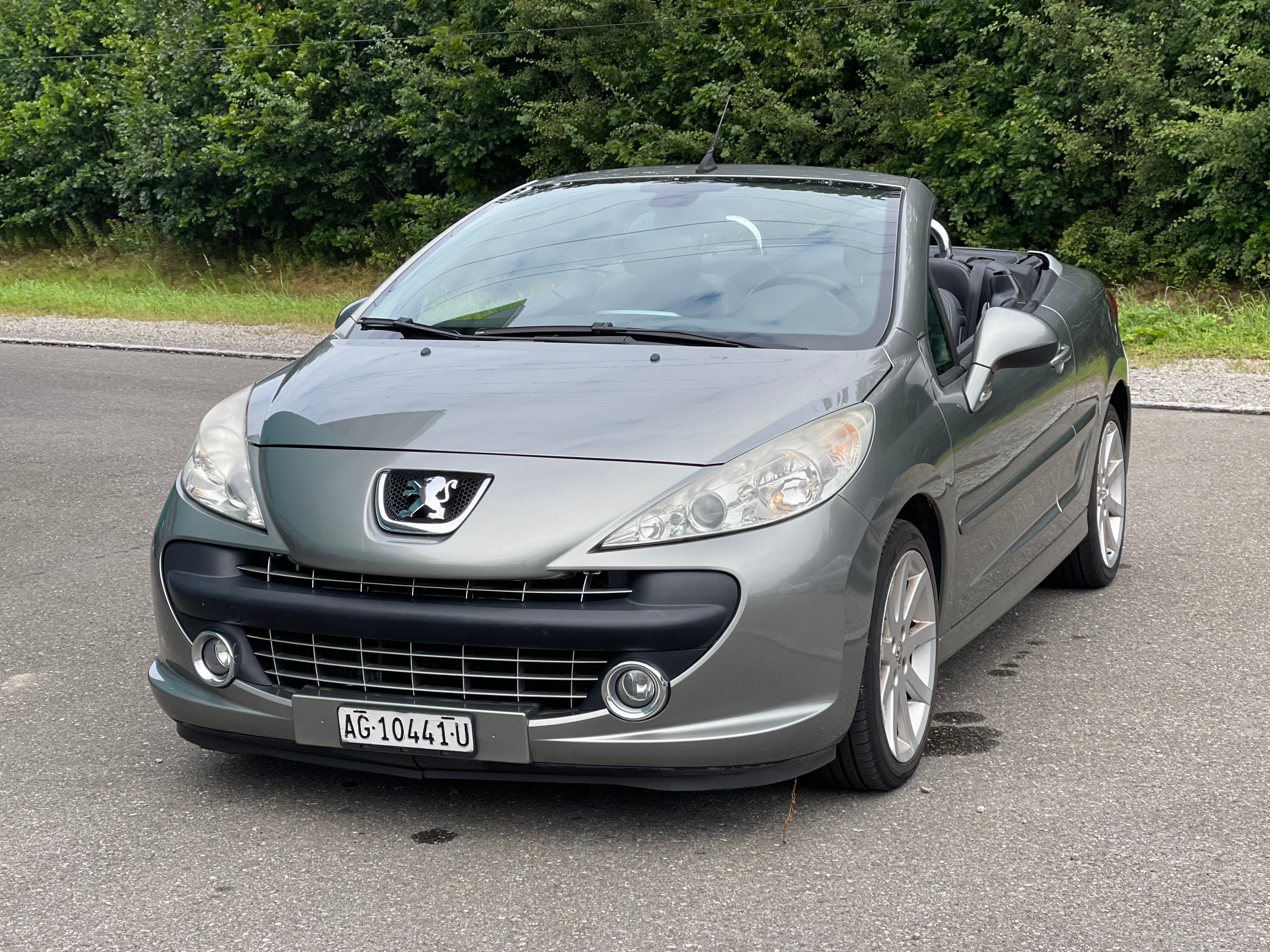 PEUGEOT 207 CC 1.6 16V Turbo Roland Garros Edition