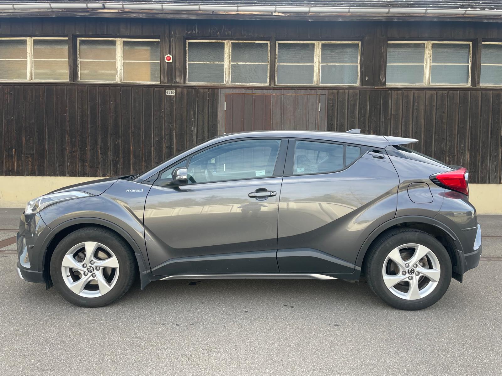 TOYOTA C-HR HSD 1.8 Active CVT