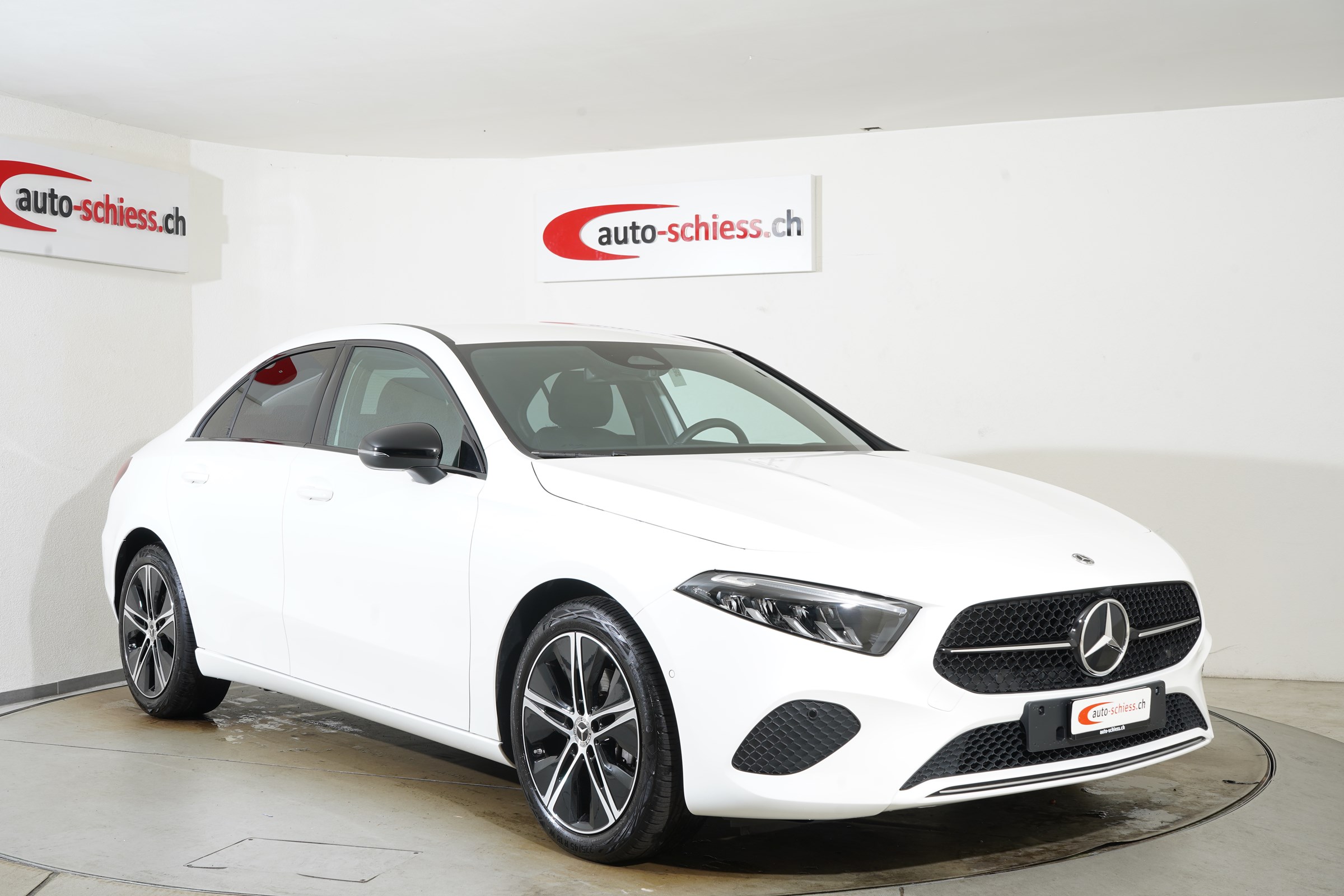 MERCEDES-BENZ A 200 Progressive Night 7G-DCT