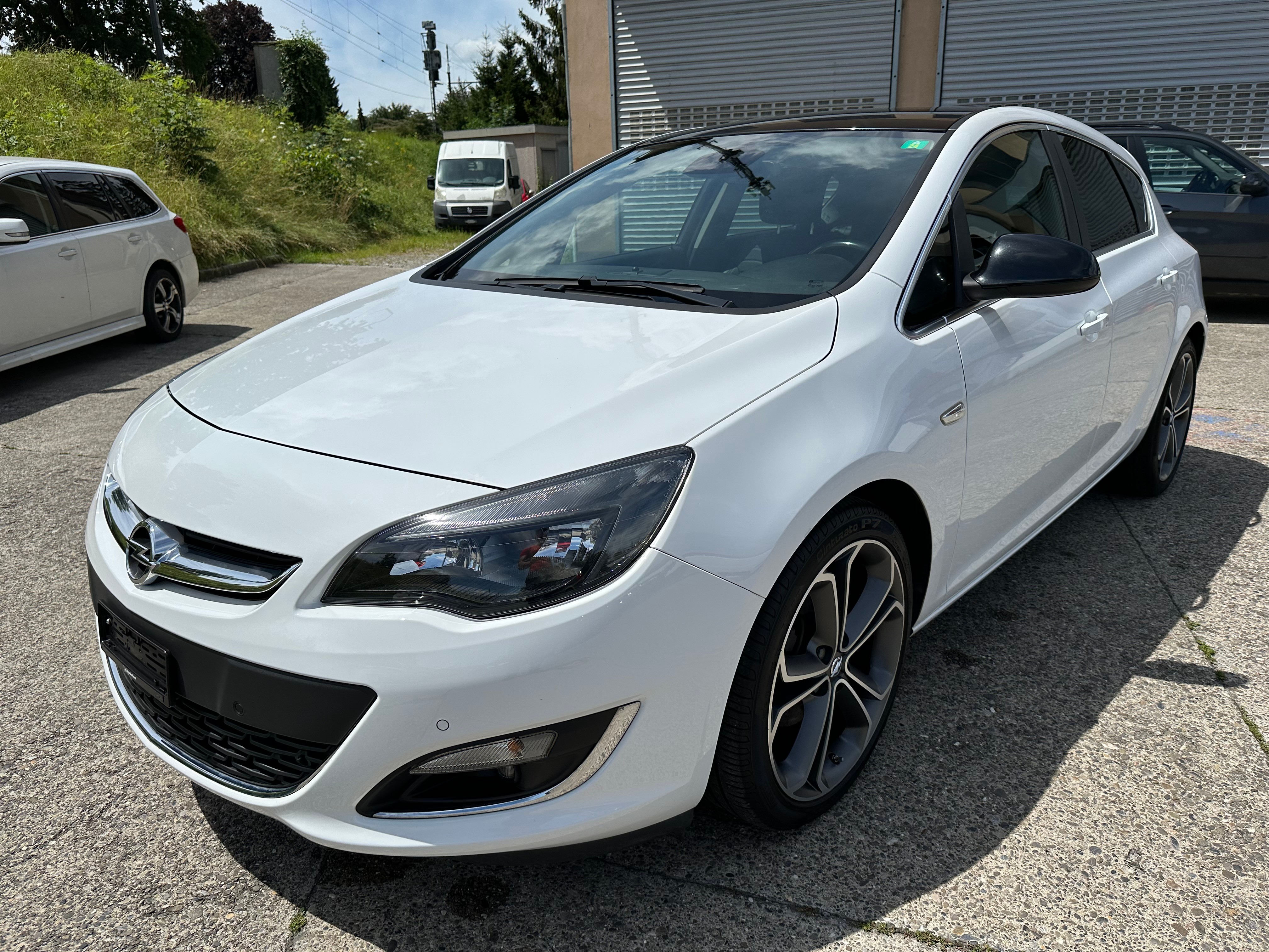 OPEL Astra 1.6i 16V Turbo Cosmo