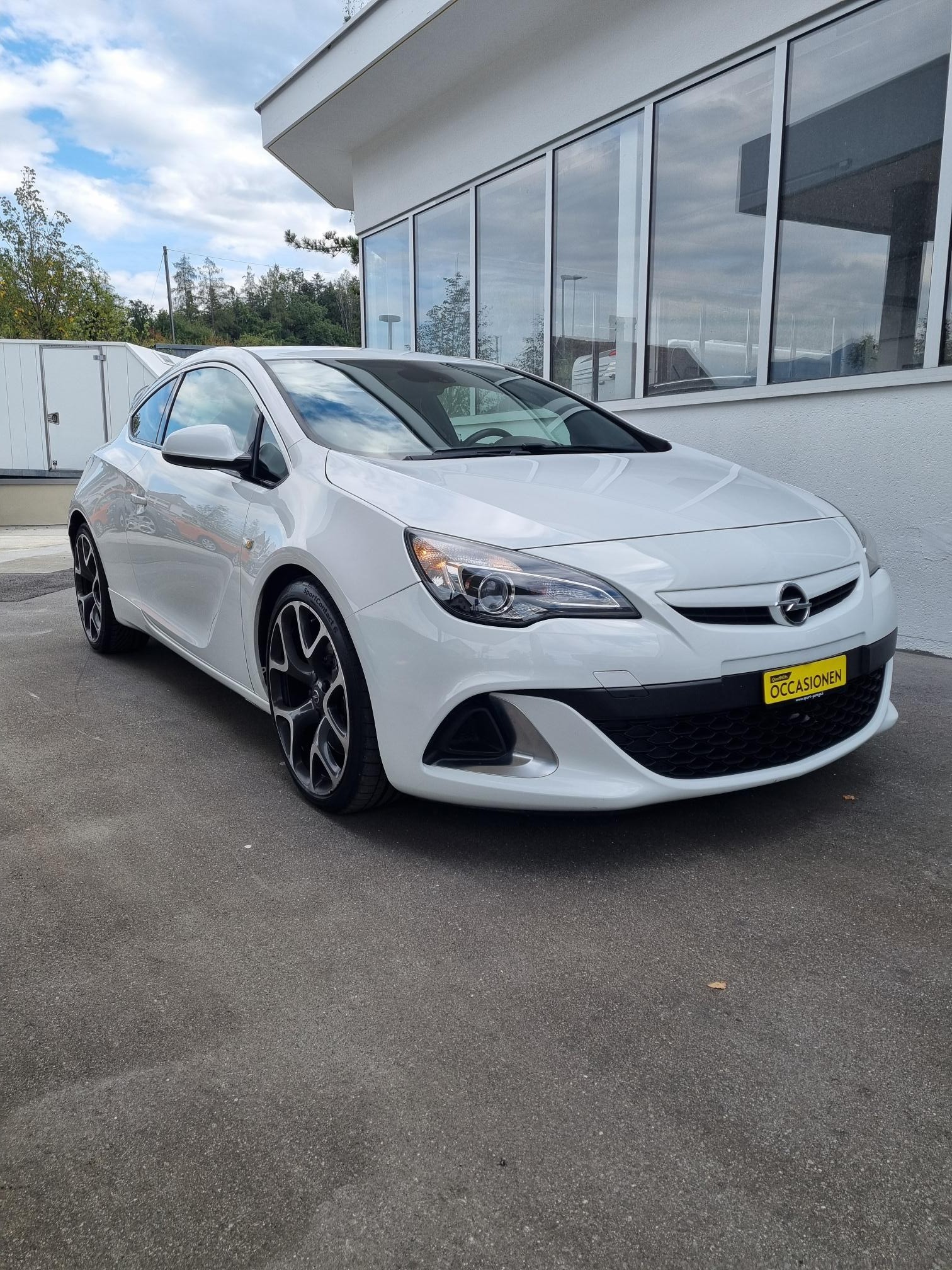 OPEL Astra GTC 2.0i 16V Turbo OPC