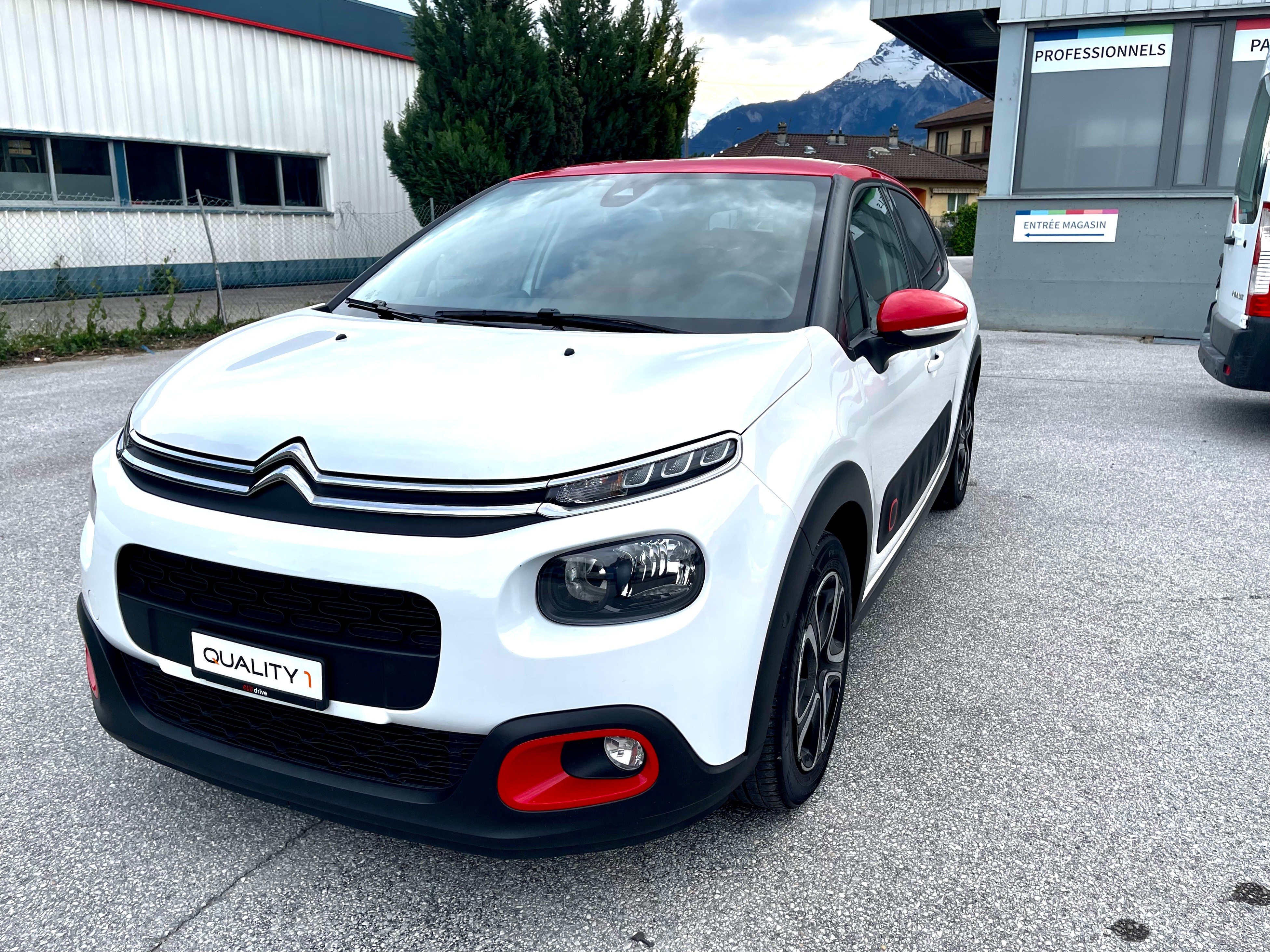 CITROEN C3 1.2i PureTech Shine EAT6