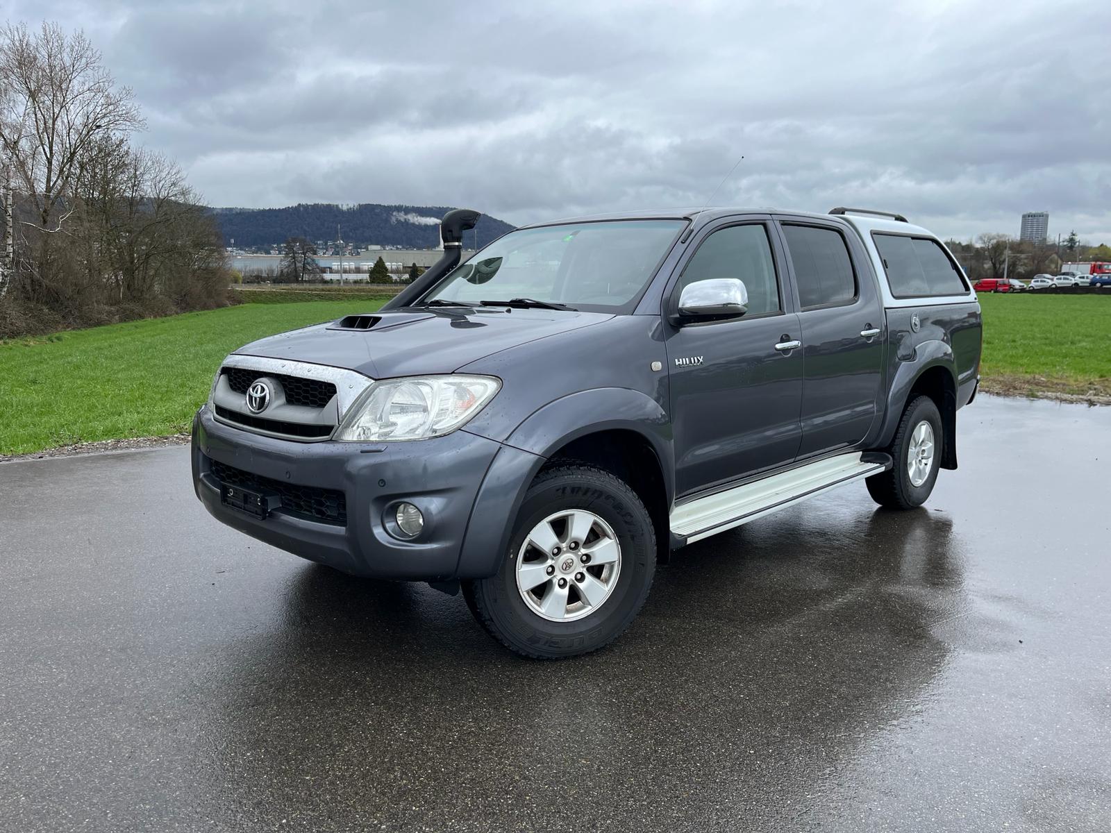 TOYOTA Hilux 4x4 DoubleCab LineaSol Premium A