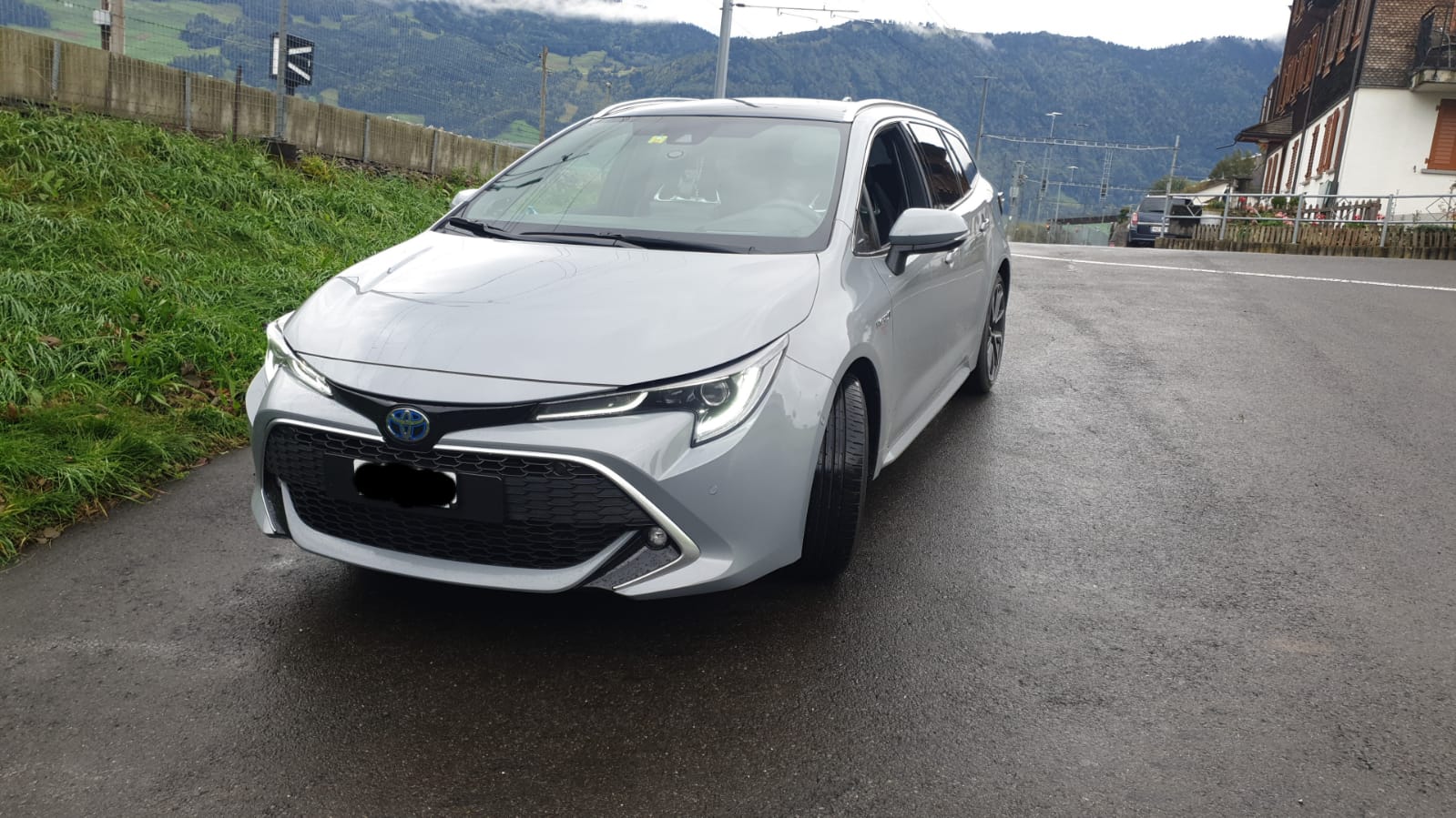 TOYOTA Corolla Touring Sports 2.0 HSD Premium e-CVT