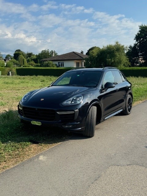 PORSCHE Cayenne GTS